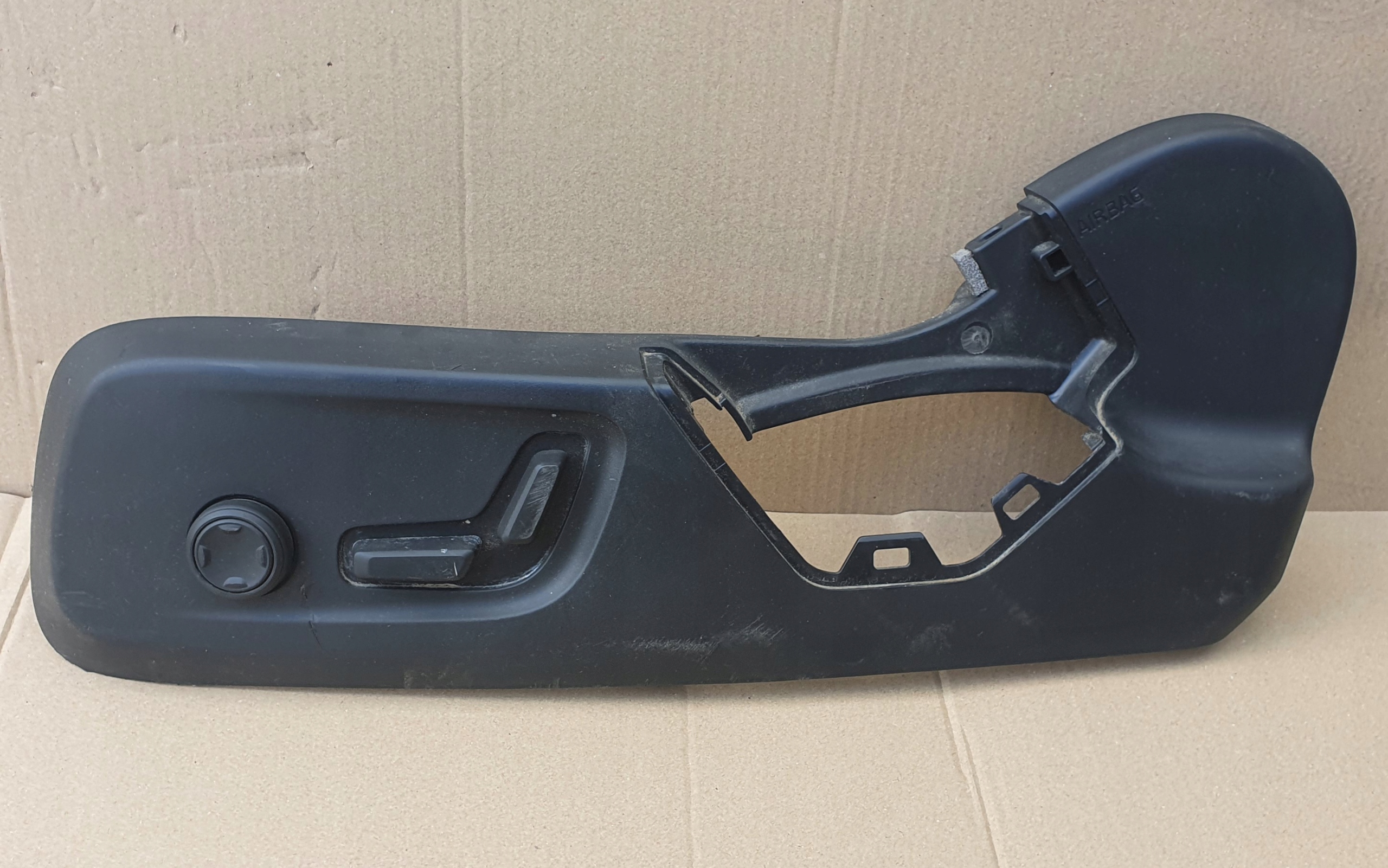 VOLVO XC40 2017R панель управления водительское сиденье