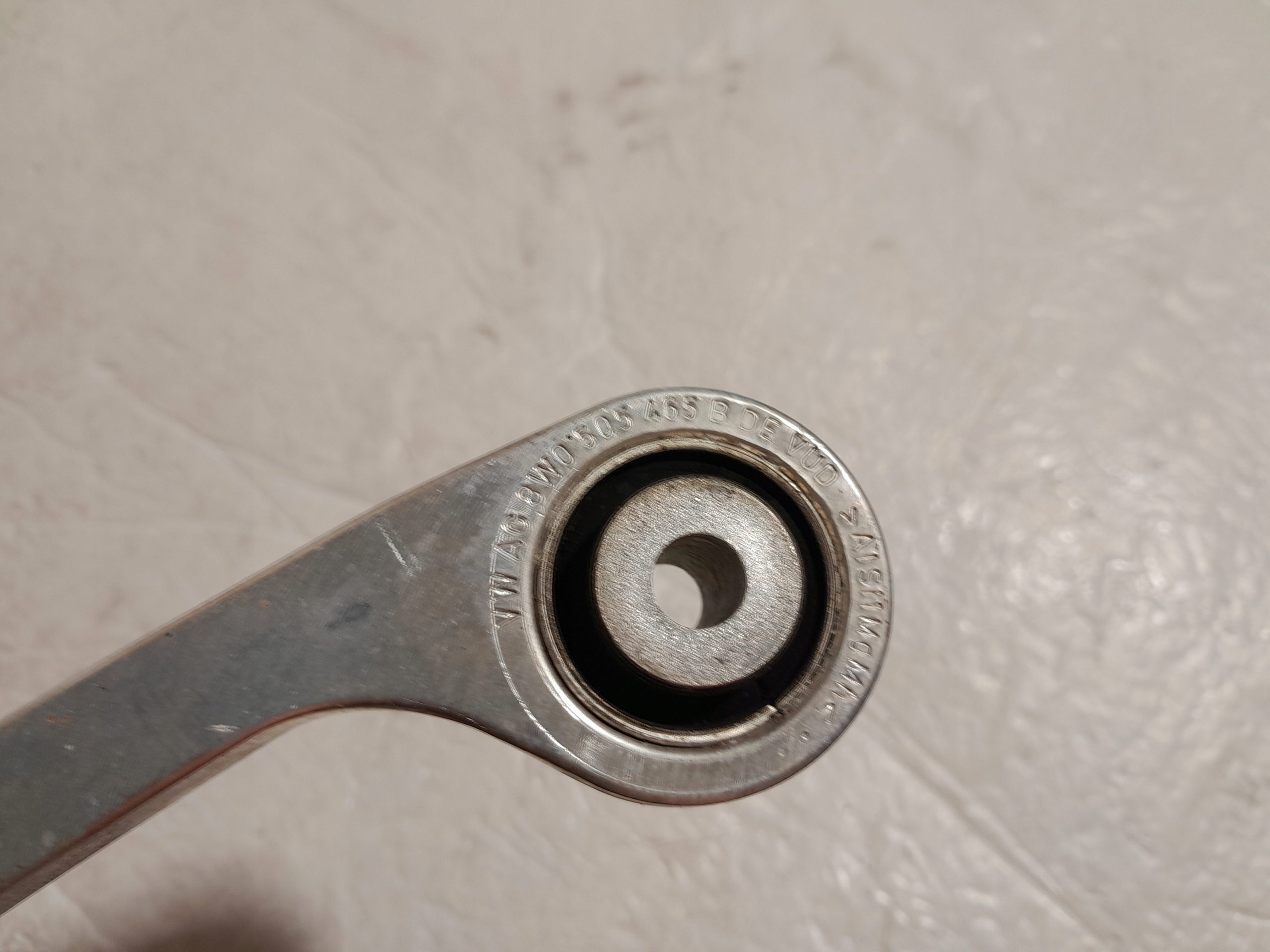 AUDI A4 B9 Stabilisator 8W0505465B