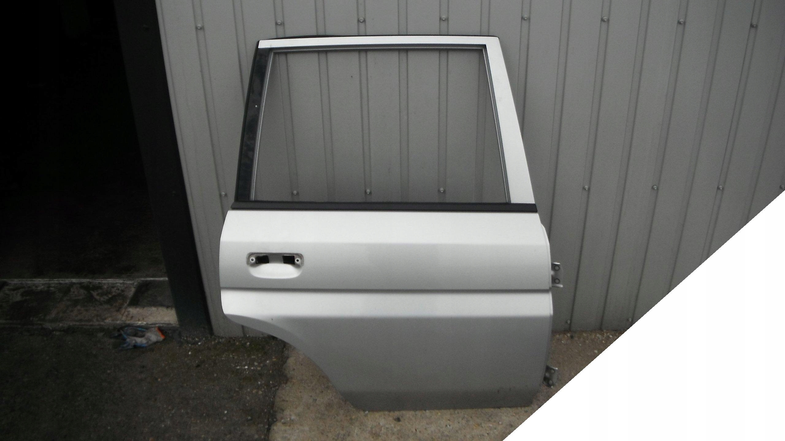 MAZDA DEMIO 98-03 DRZWI PRAWE TYLNE LAKIER 22V