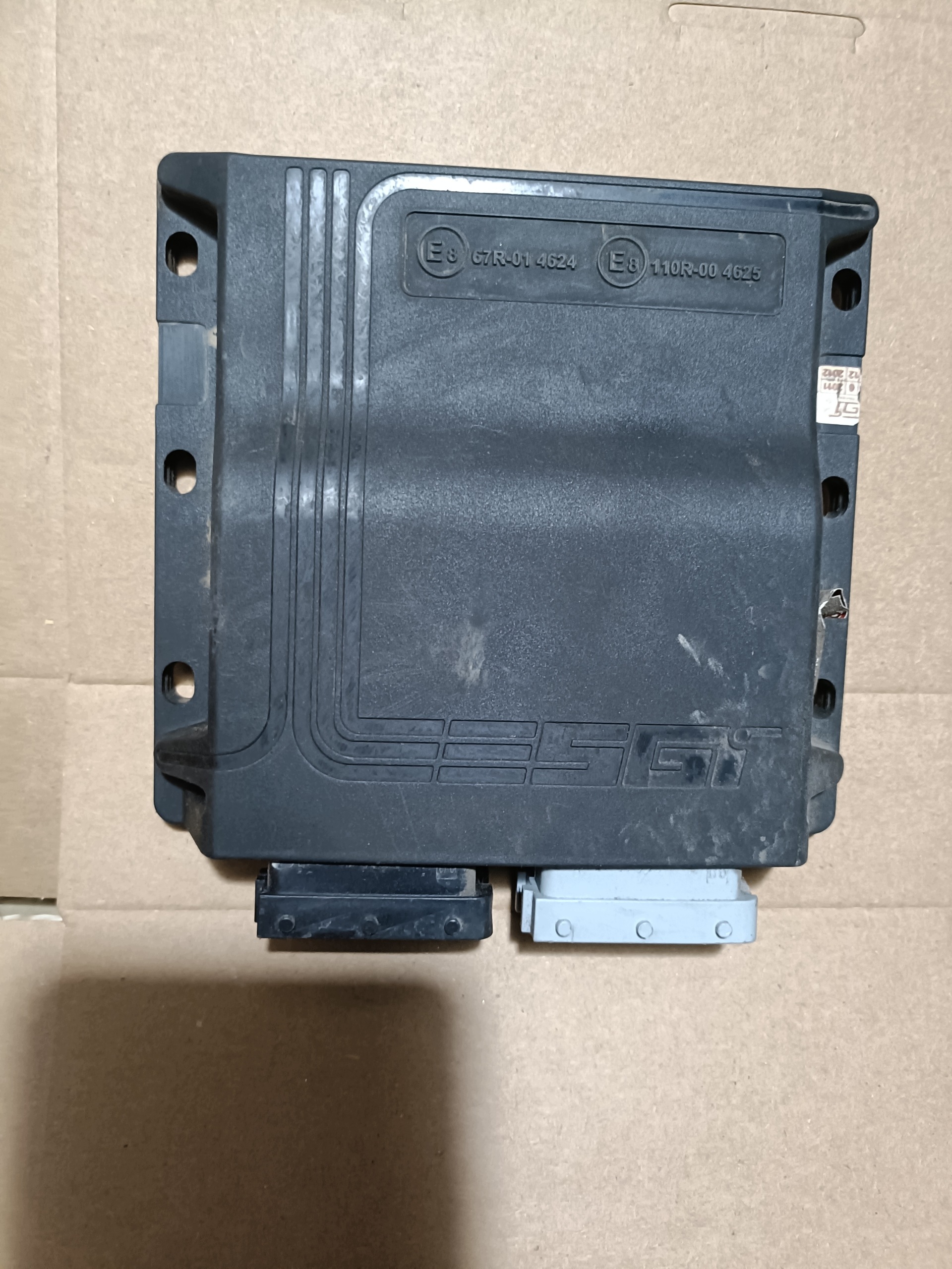 unité de commande électronique uce ESGI-2 Black 4 cylindres