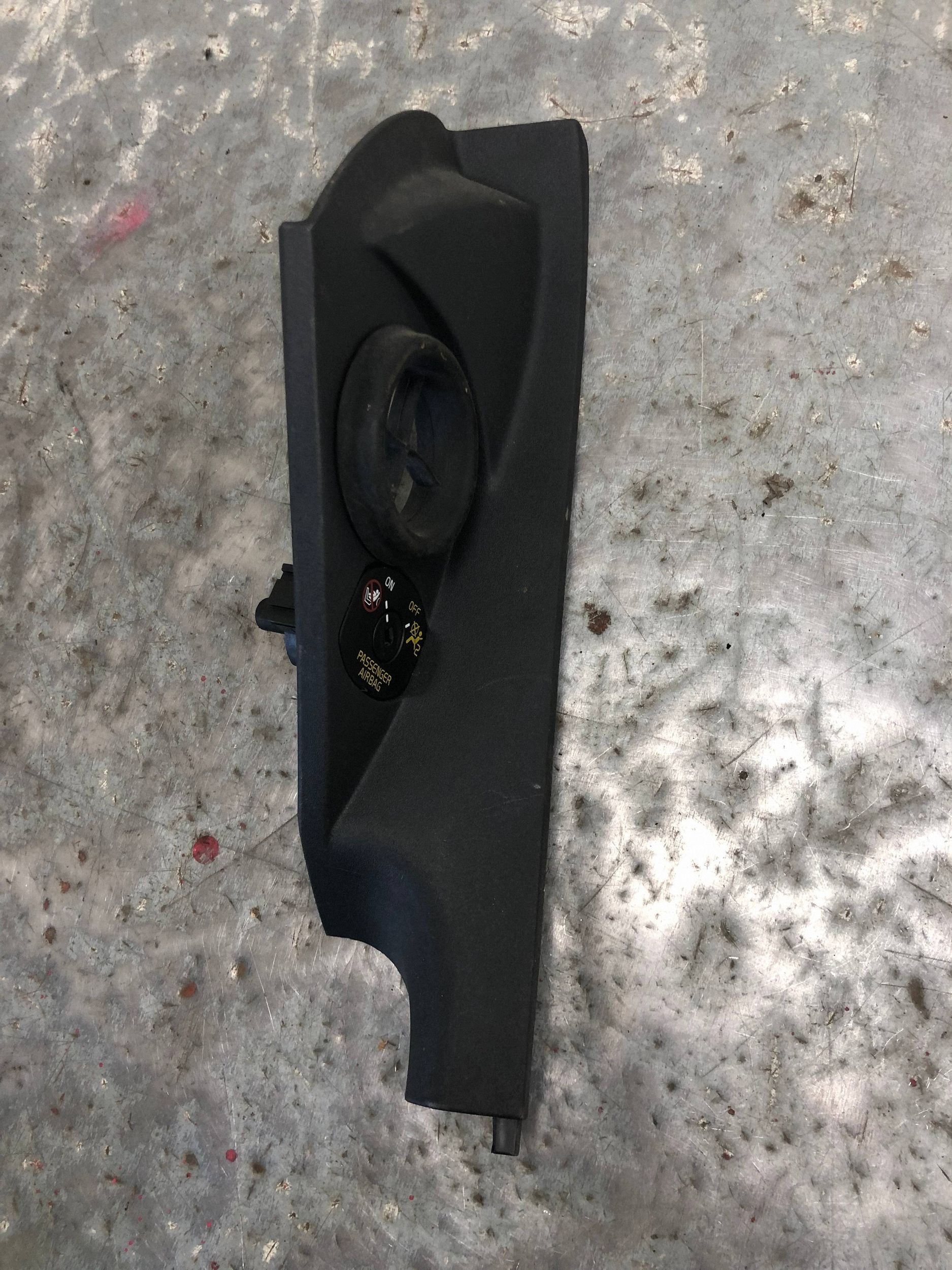 Blende Abdeckung konsole rechts VOLVO C30 LIFT 30672087