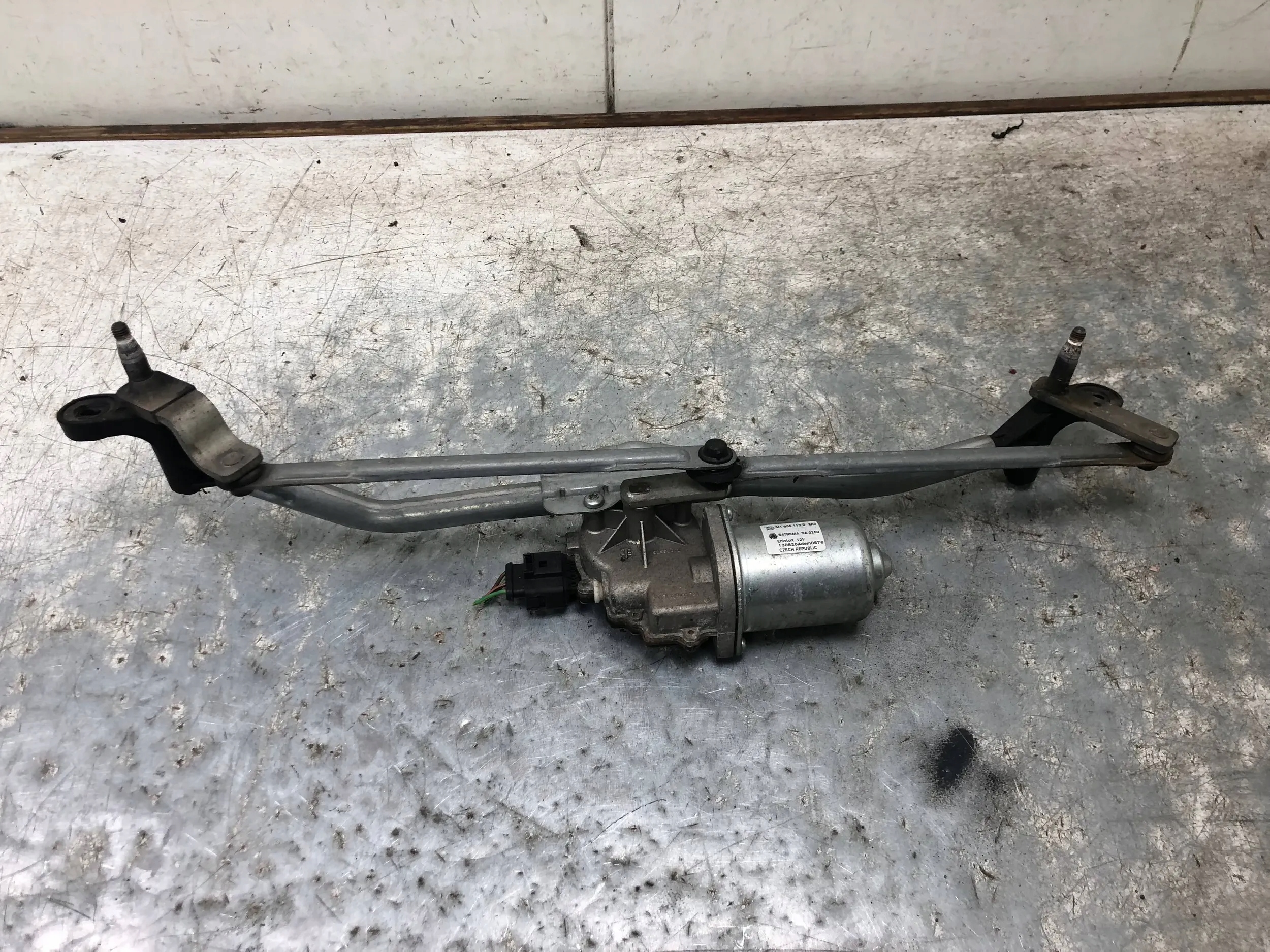 Wischergestänge SKODA FABIA II LIFT 5J1955113B
