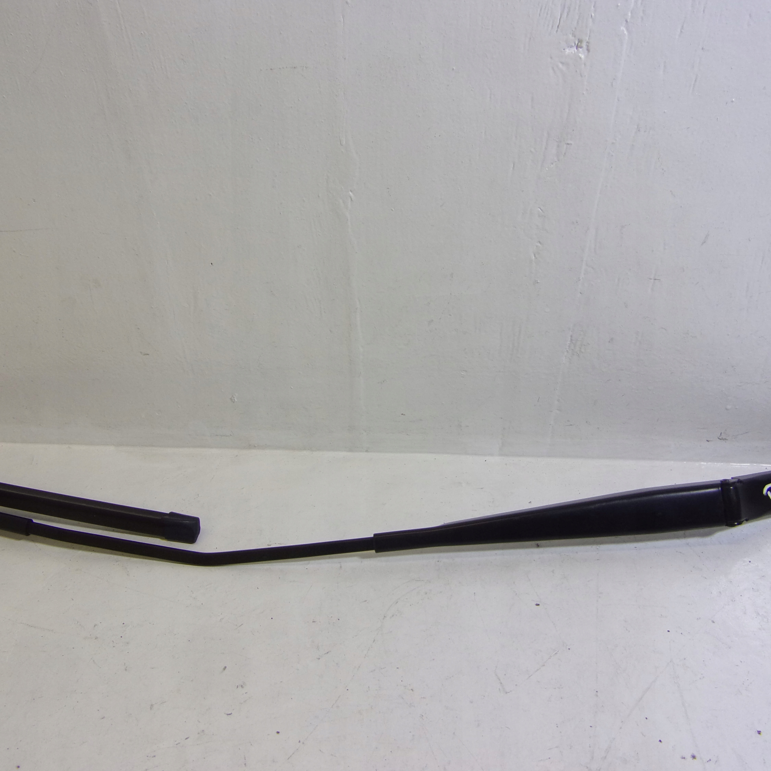 wiper arm front right SKODA RAPID 5JB955410