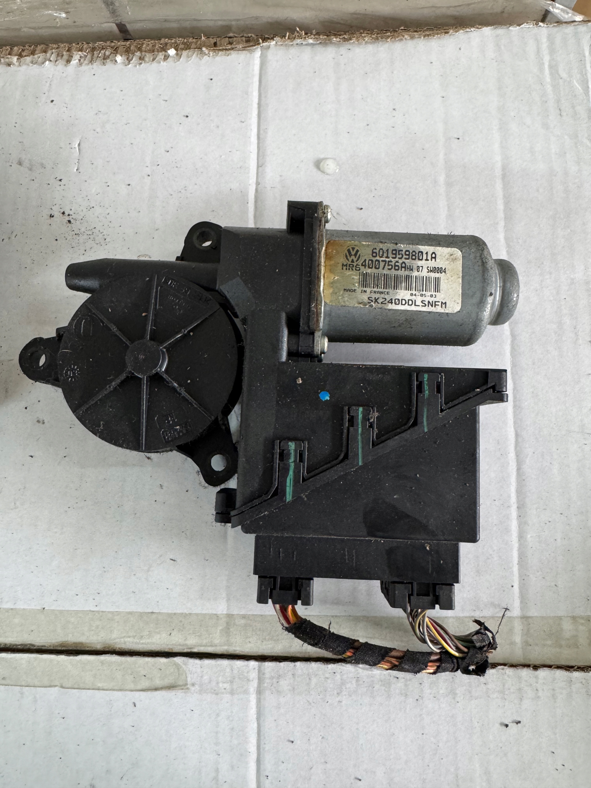 mini motor lifting windows left front SKODA FABIA and 6Q1959801A