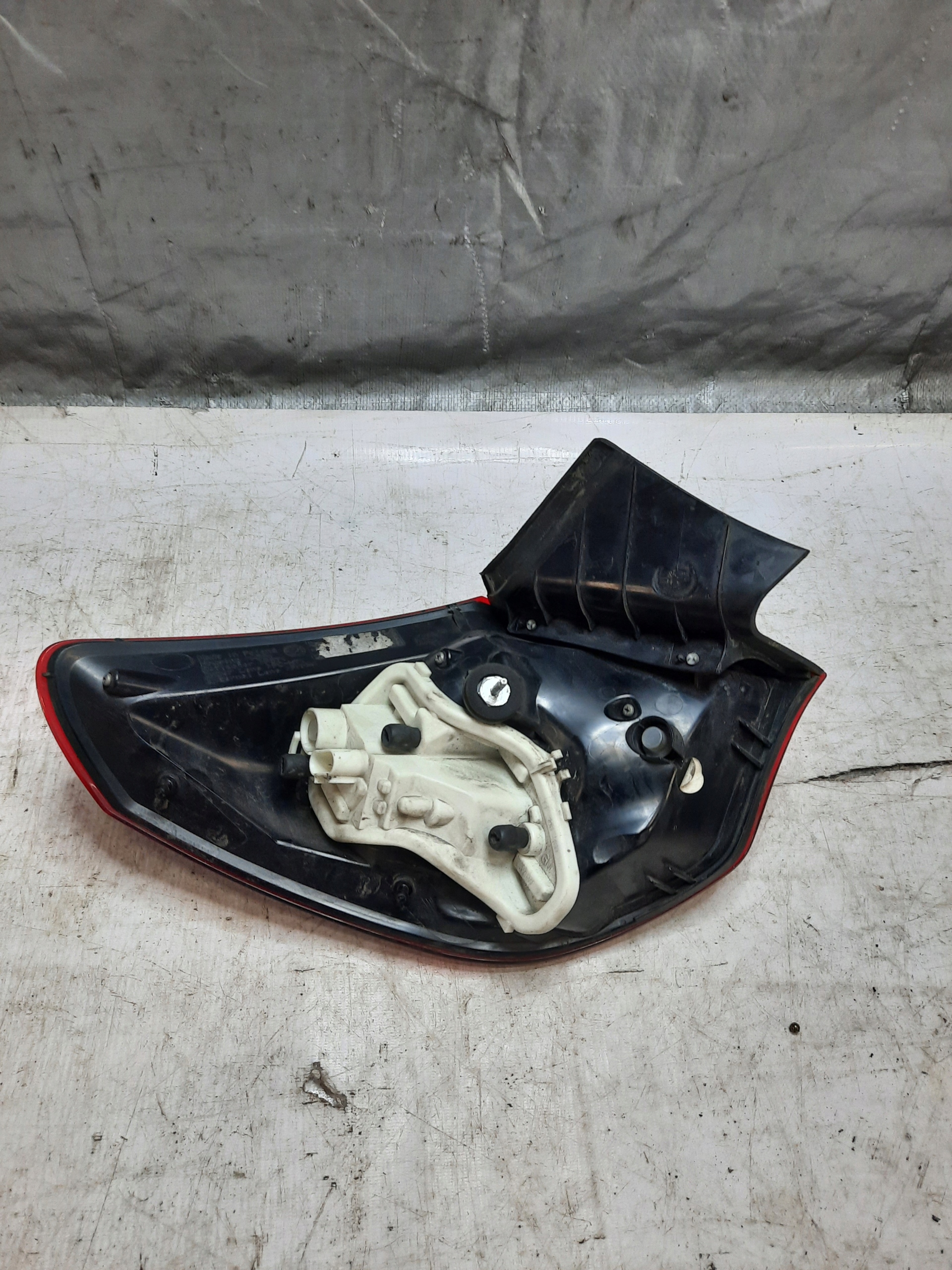 Opel OE 1090098 light rear P ASTRA J