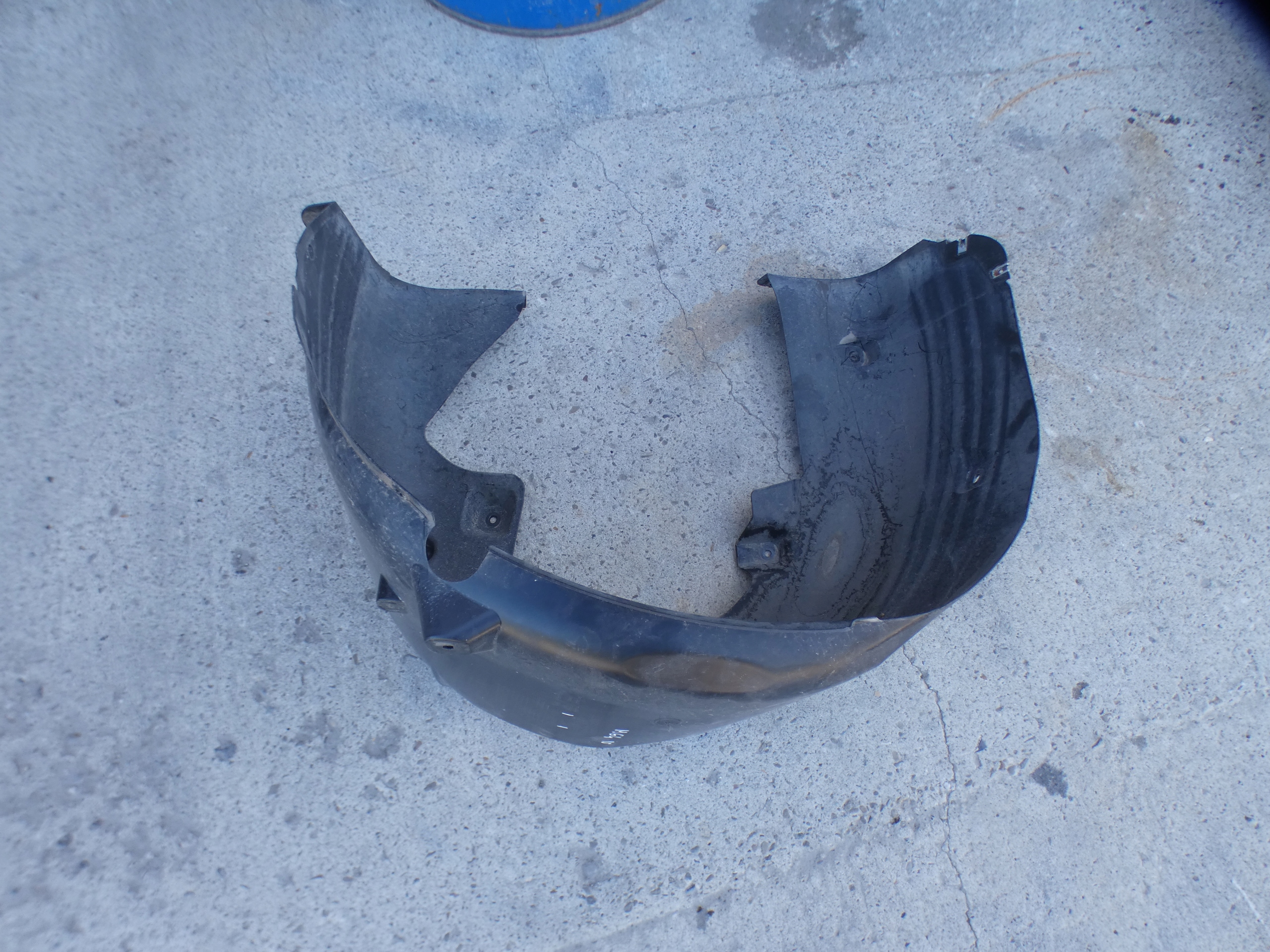 MG MG 4 mudguard left rear part rear. 11371962 (23-24) engine electrical