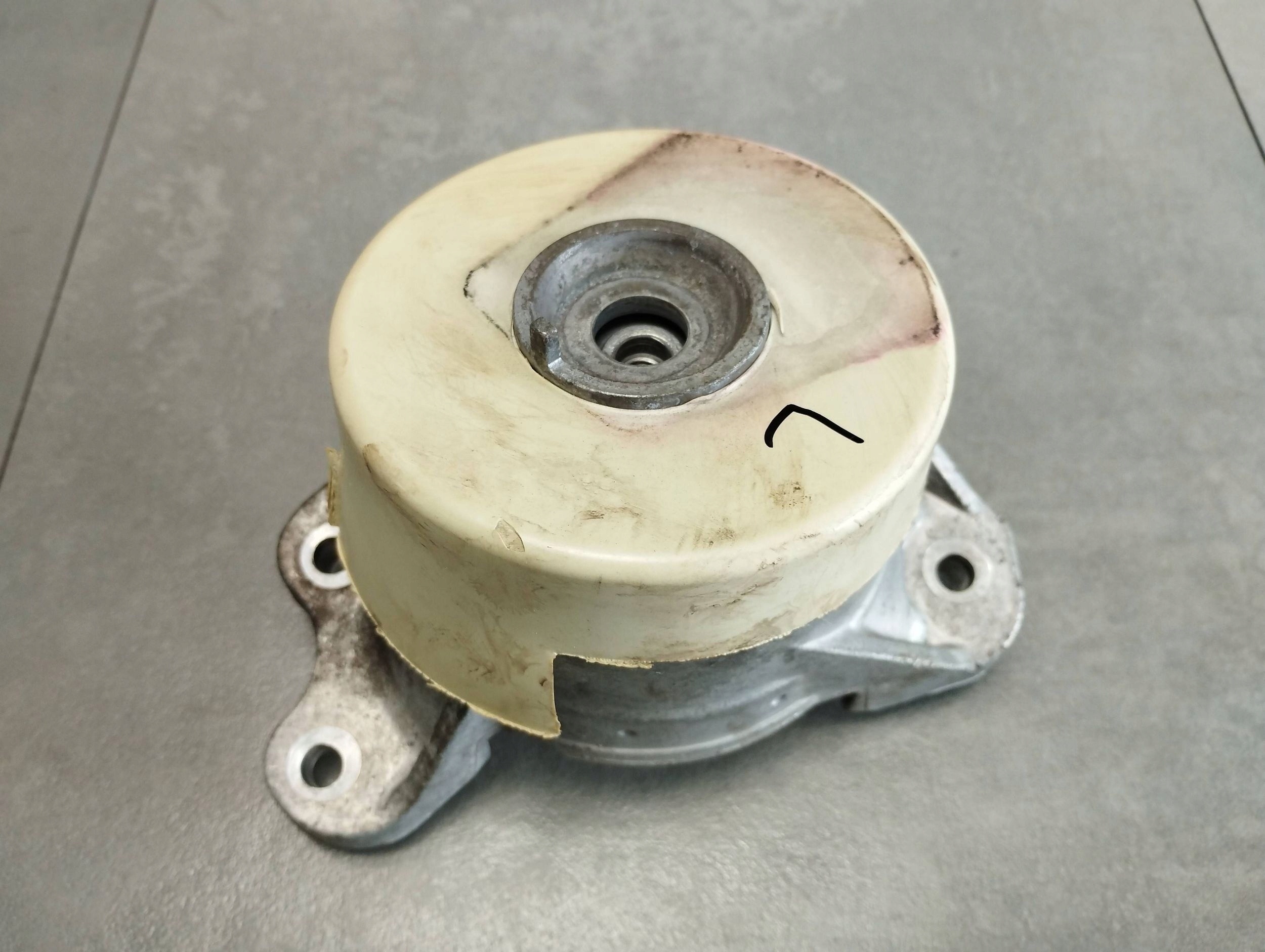 Mercedes-Benz GLC X253 engine mount A2532401000