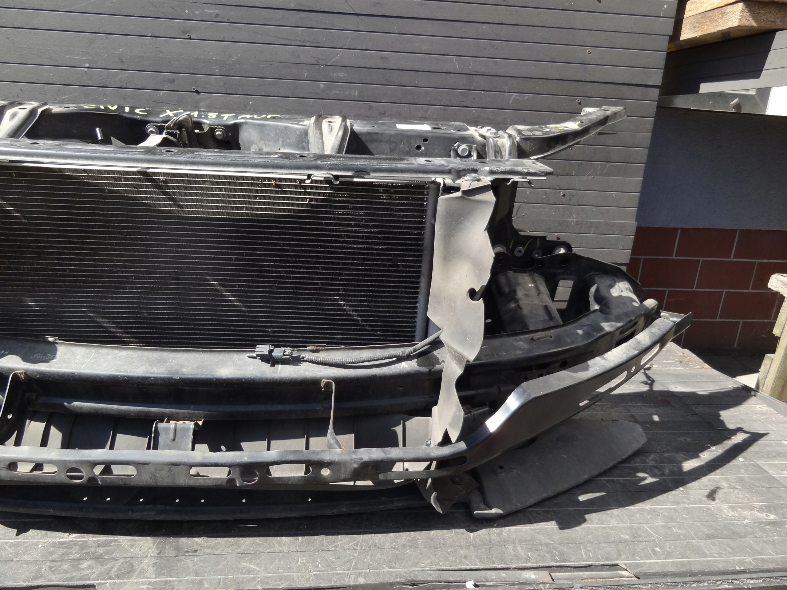 HONDA CIVIC X 2017 SEDAN 1,5 TURBO AUTOMAT PAS PRZEDNI BELKA CHLODNICE ORG Typ samochodu Samochody osobowe