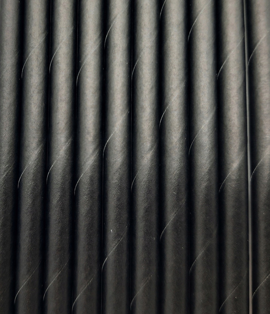 ZESTAW CZARNY TALERZYKI + KUBECZKI + SŁOMKI Liczba sztuk w zestawie 22 szt.