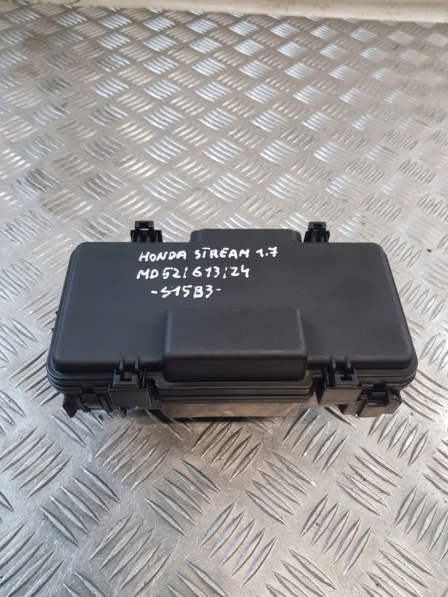 Kasten der Sicherungen HONDA STREAM 1.7B 05R