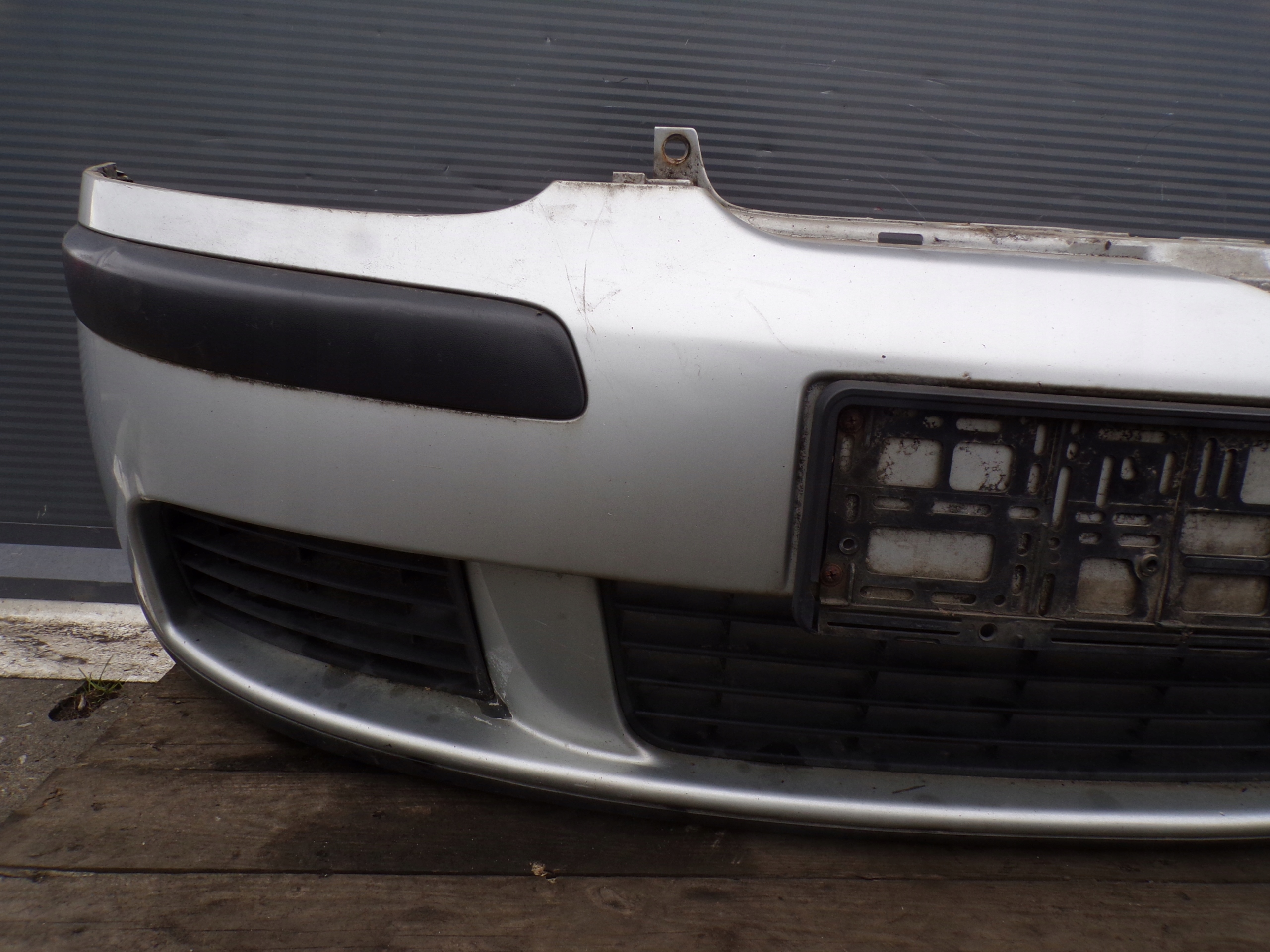 front bumper front VOLKSWAGEN GOLF 5 V colour LA7W (2)