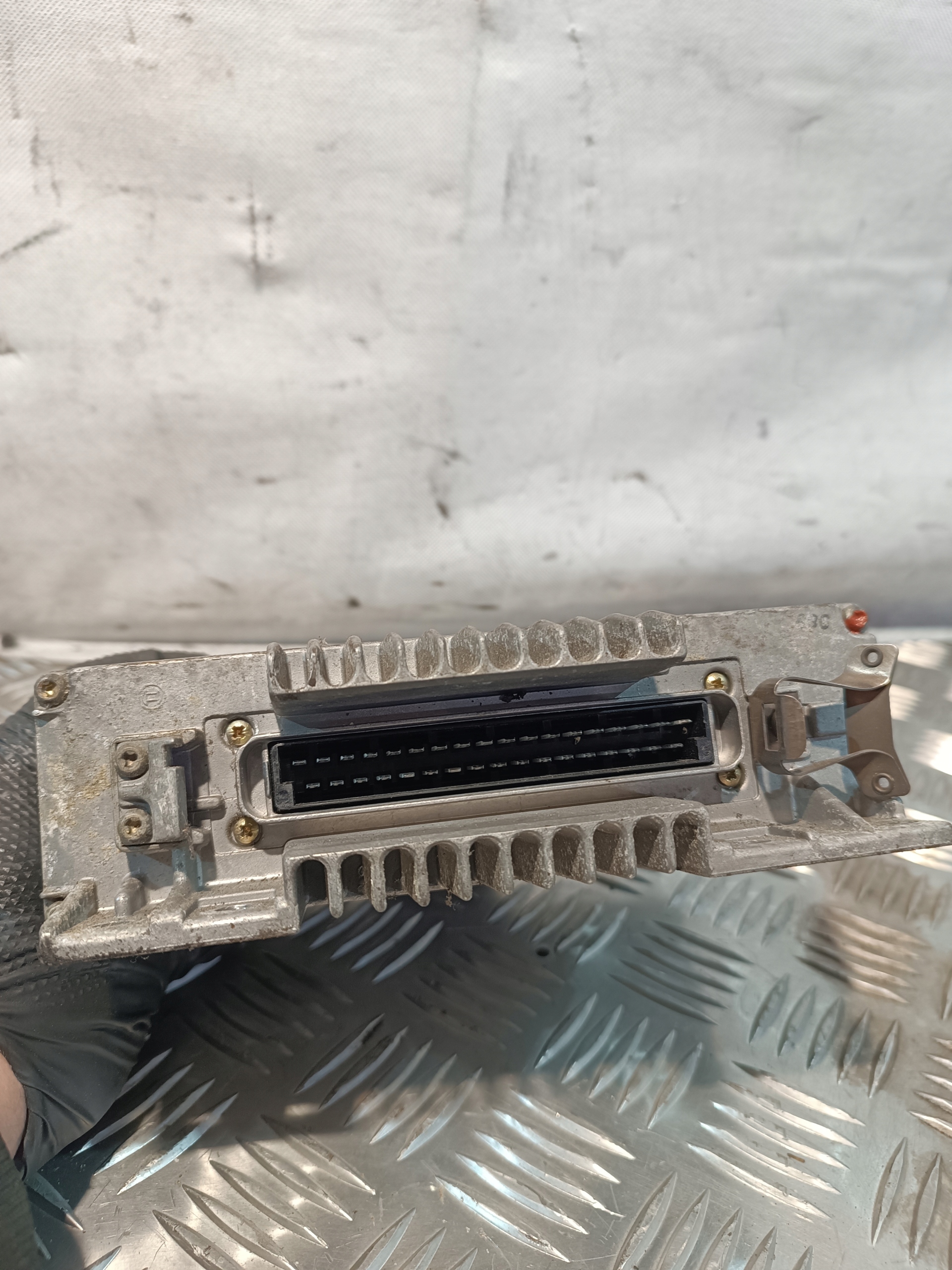 control unit ABS/ASR BOSCH 0 265 150 305