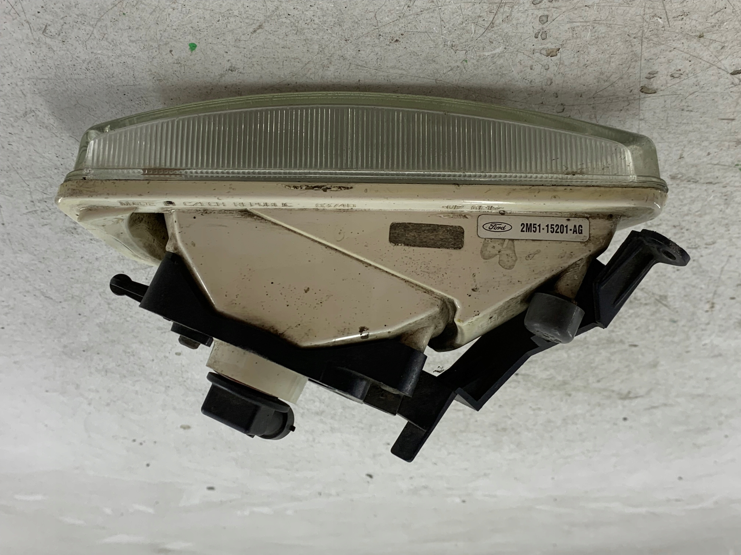 FORD FOCUS MK1 fog light left front 2M5115201AG