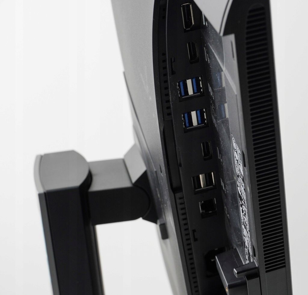 KOMPUTER ALL IN ONE Dell AIO 7450 i3 6GEN 16/240GB W11 FHD Z KAMERKĄ KM3322 Generacja procesora 6