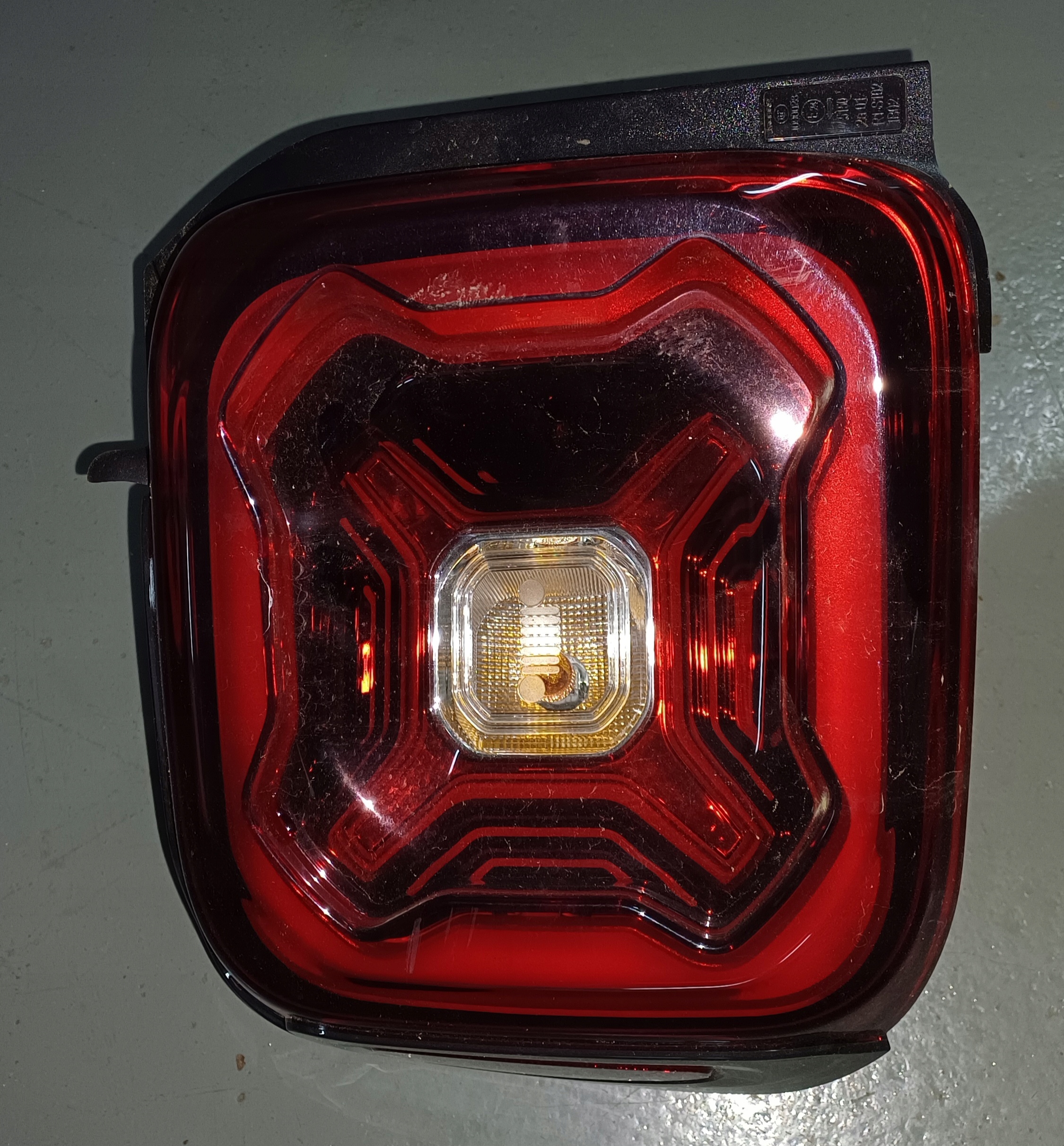 фонарь левый led RENEGADE РЕСТАЙЛИНГ 2020r