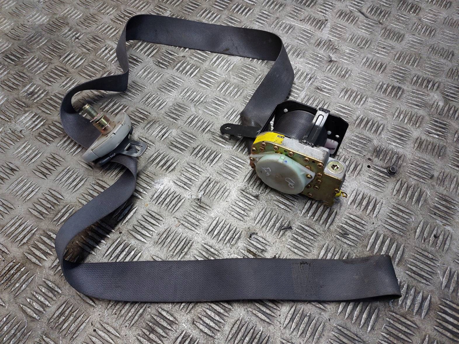 tension belt safety left front TOYOTA YARIS and 3D
