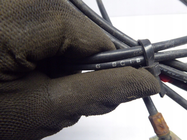 MAZDA 323 C BA LINKA KLAPY KLAPKI PALIWA RĄCZKA Typ samochodu Samochody osobowe