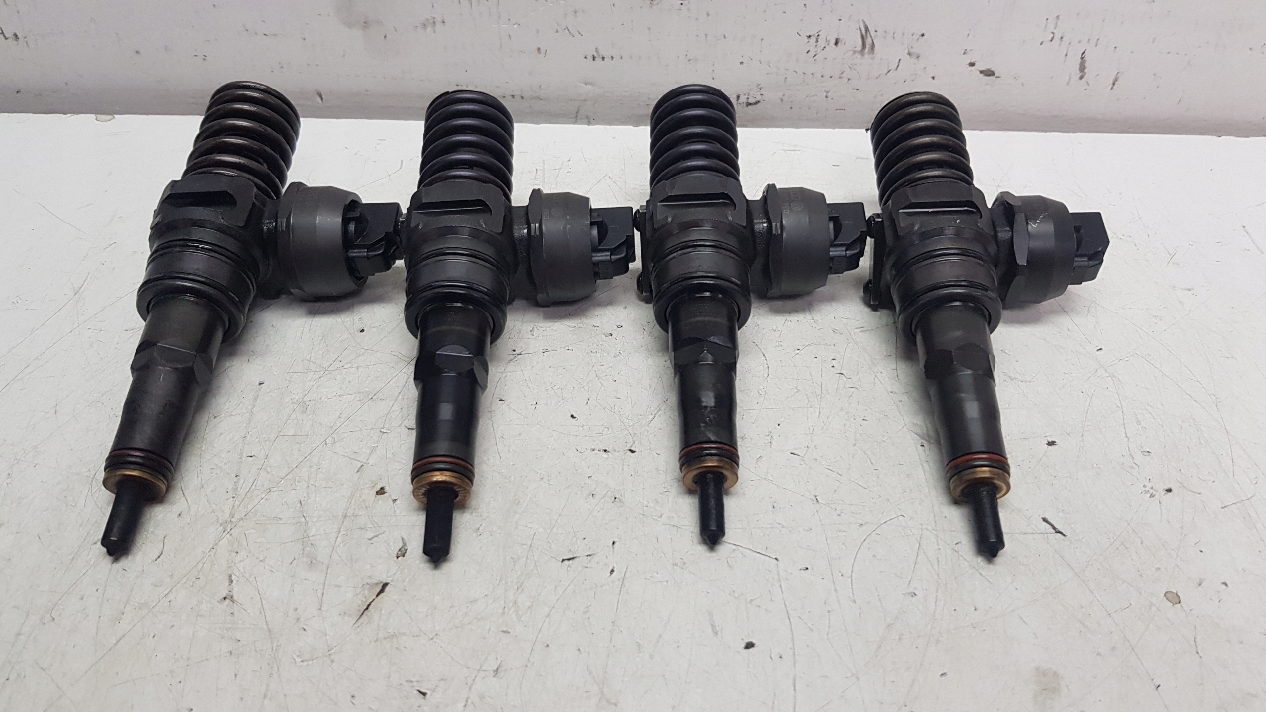 Einspritzdüse Einspritzdüse 038130073BH 0414720230 AUDI A4 B7 1.9 TDI BKE