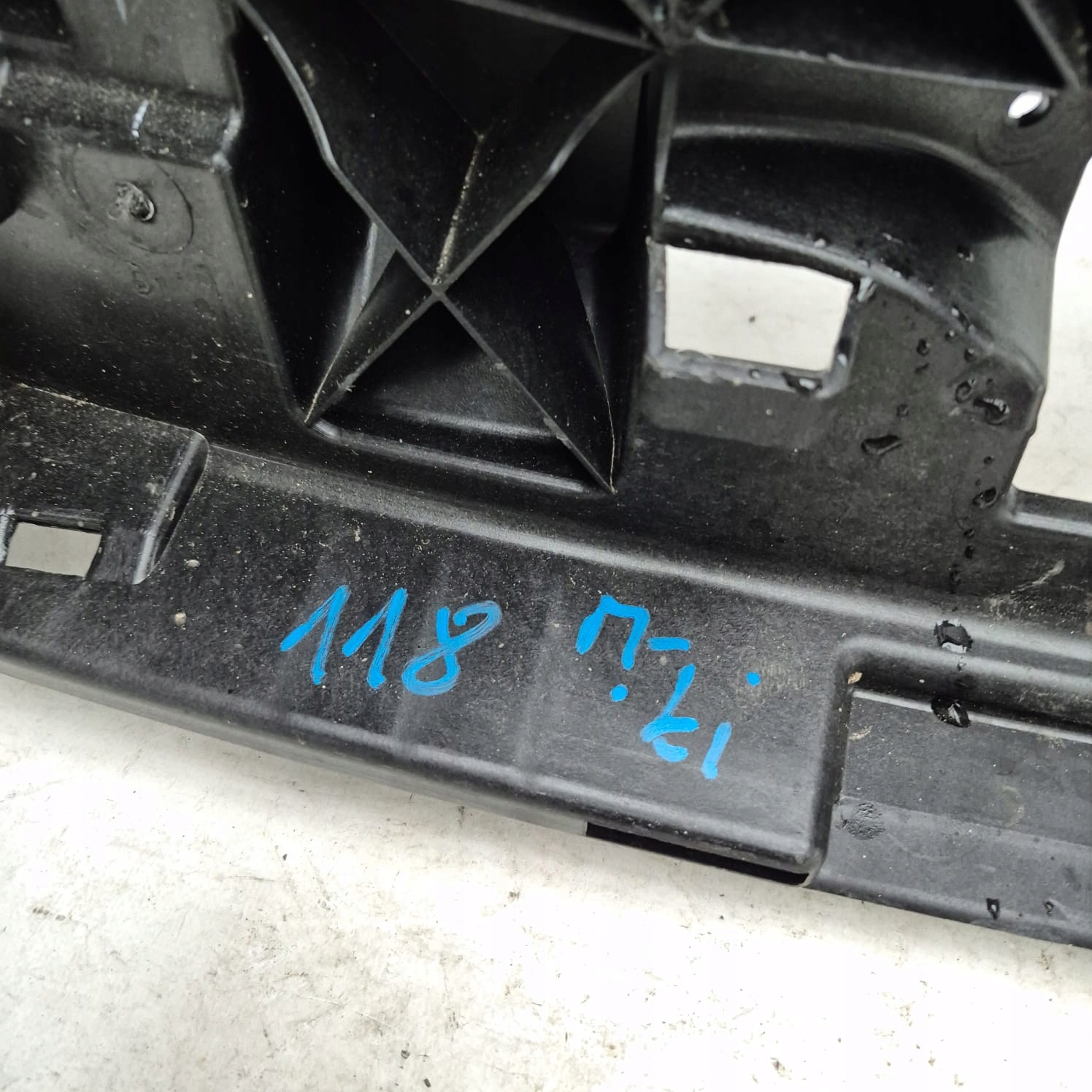 RENAULT KANGOO III ELEKTRYK 21- front panel, wall upper GRILLA 620365283R