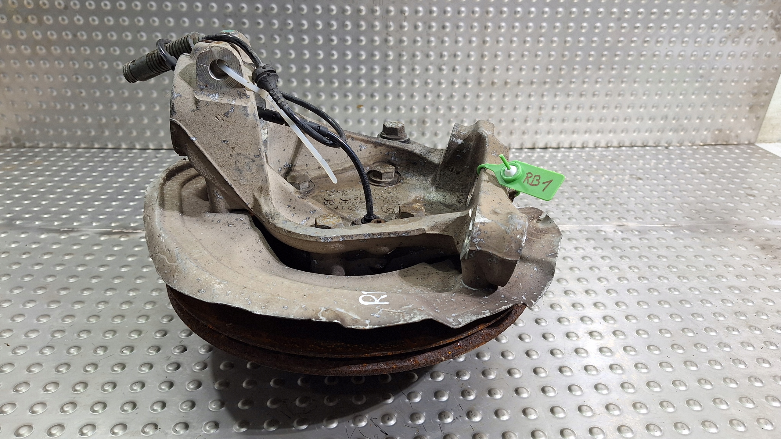 otoč čapu pravá predok 6764444 BMW E81 E87 E90 E91 E92 E93