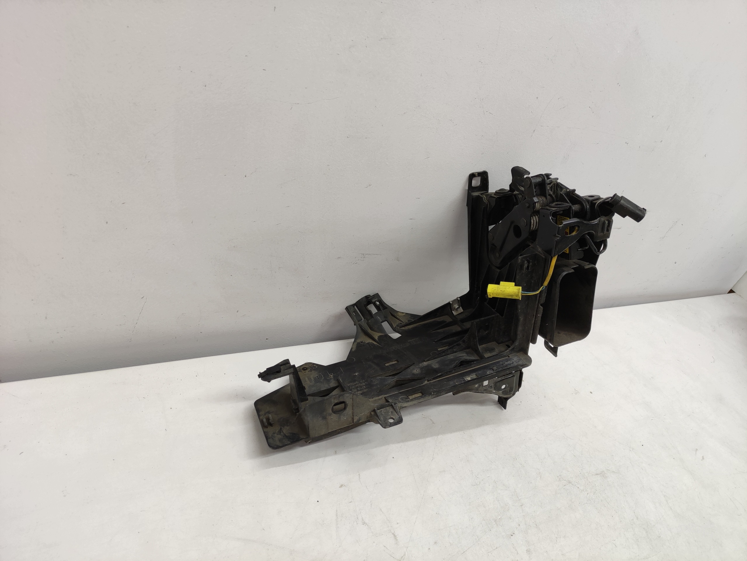 BMW 5 V F10 F11 09- support panel for radiators OKULAR left front original