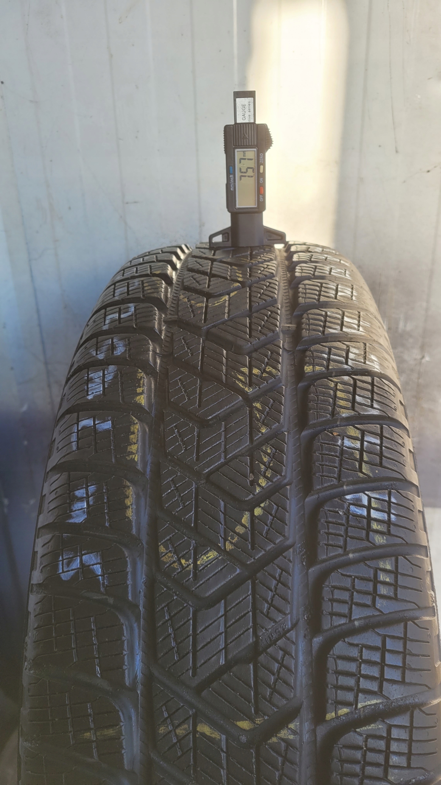 215/65/17 PIRELLI SCORPION WINTER SEAL INSIDE 7,5MM 2022R 1SZT za 249 zł z  Połajewo - Allegro.pl - (14812567409)