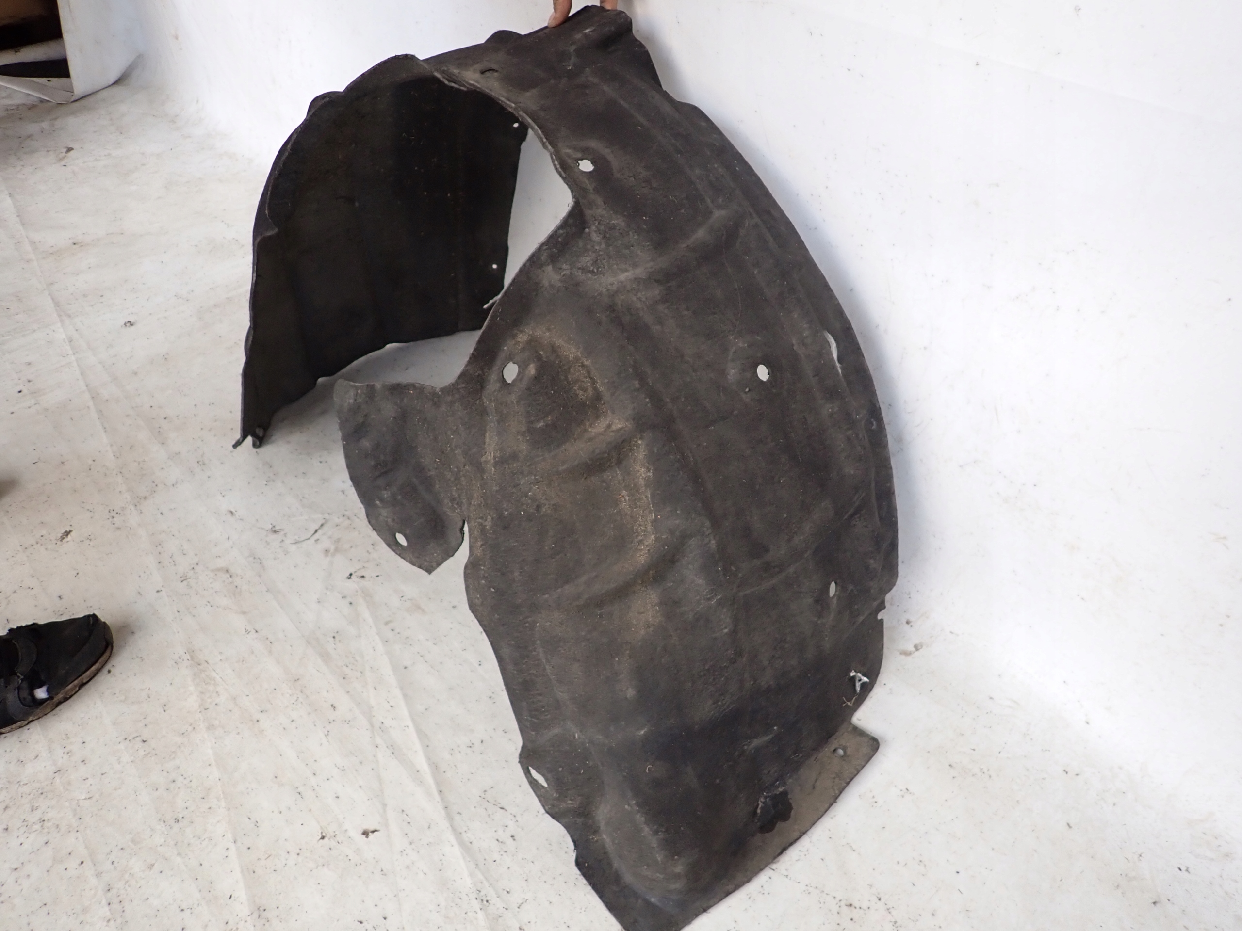 RENAULT SCENIC III 09- mudguard right front front