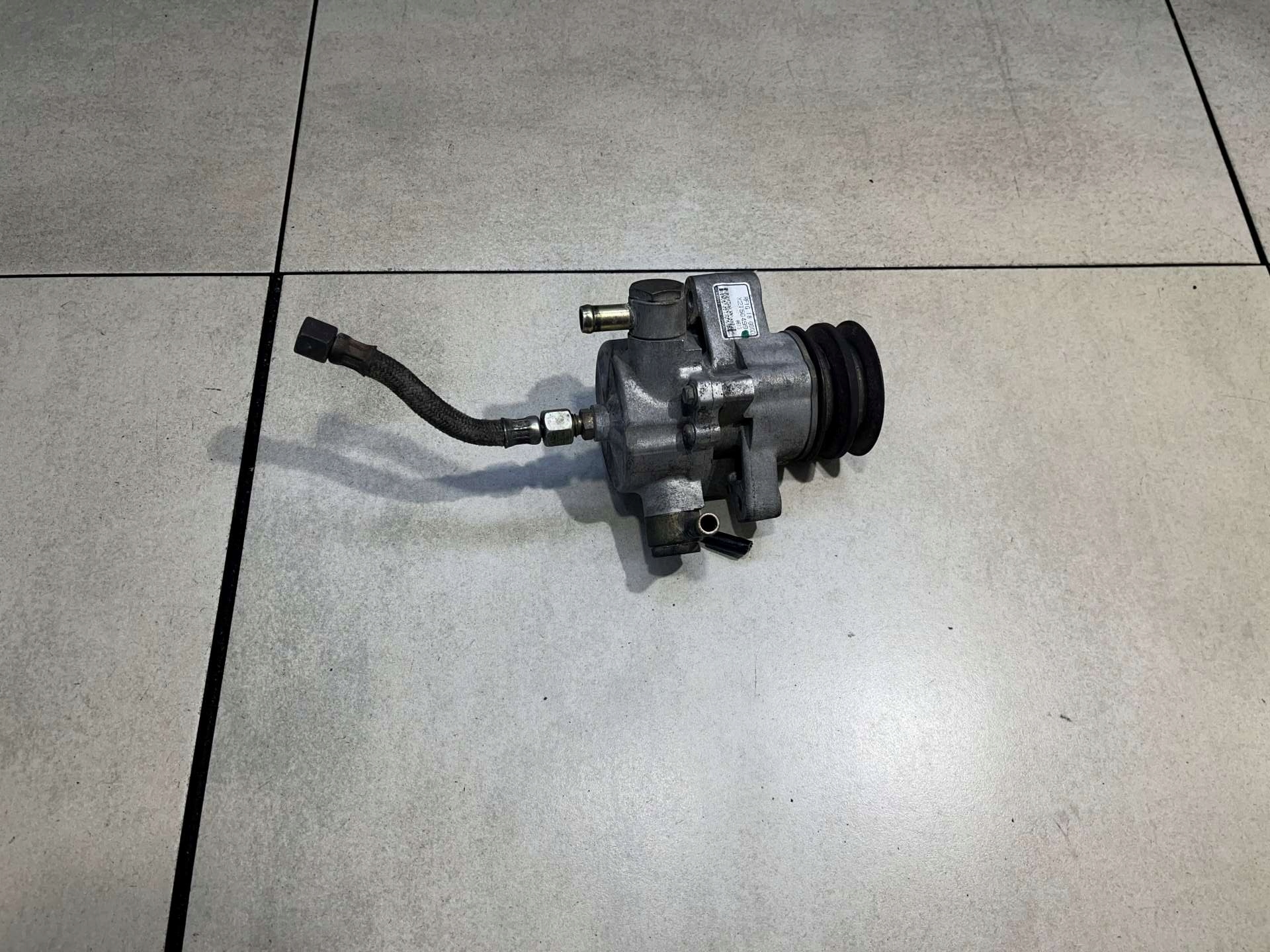 Pompa VACUM MAZDA 323F 2.0 D X2T50499