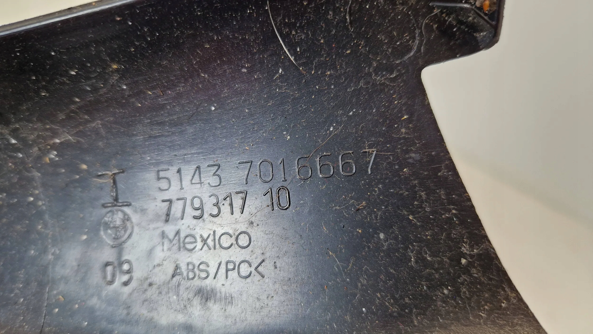 OSŁONA SŁUPKA LEWA BMW Z4 E85 E86 7016667