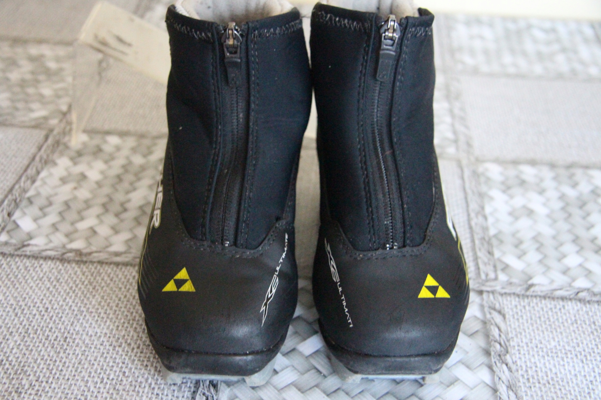 FISCHER NNN - ROZ.32/20,5CM Model ULTIMATE