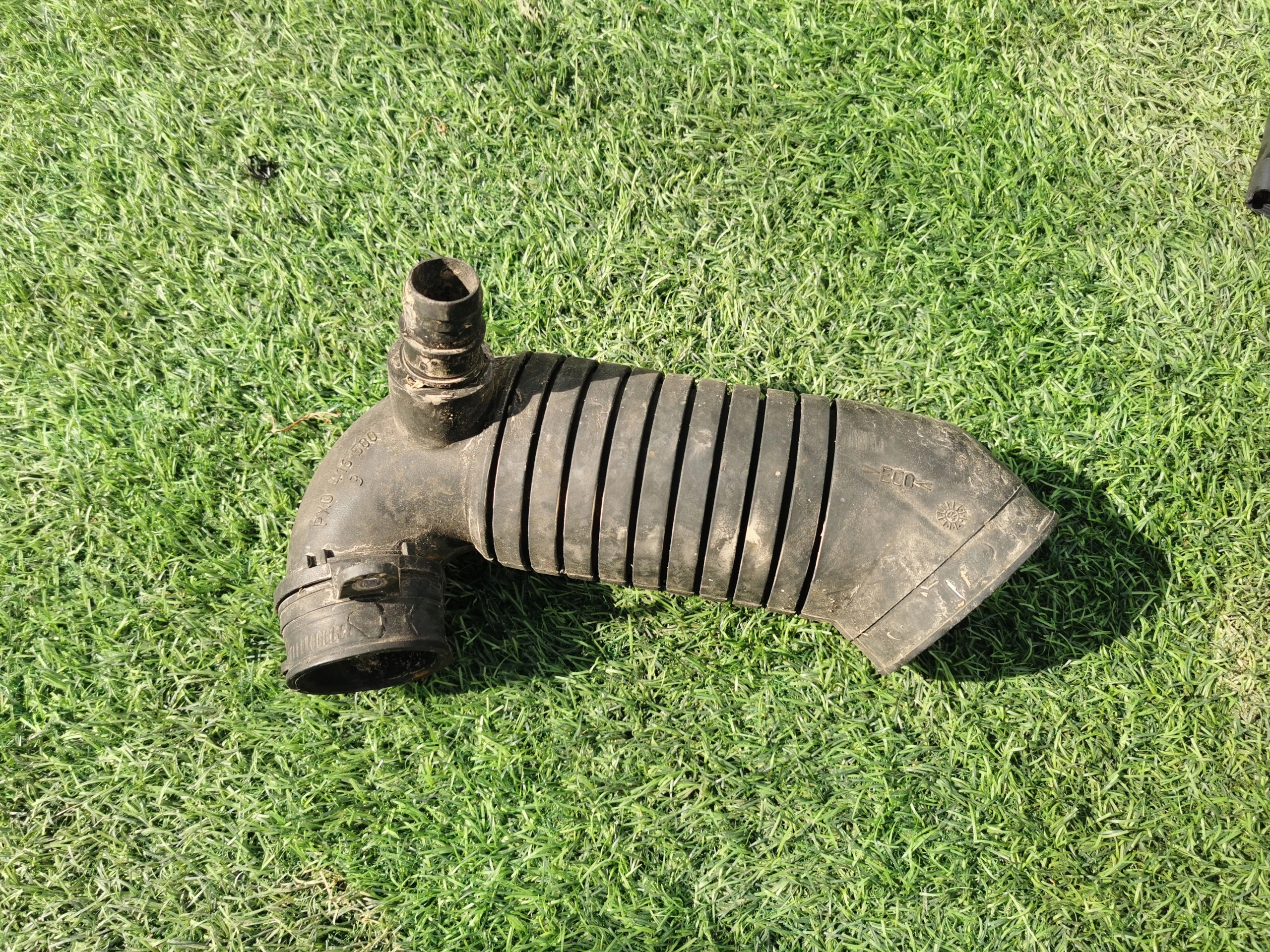 AUDI A4 B5 B6 VW PASSAT B5 hadice trouba intercoolera 8D0129615 8D0.129.615