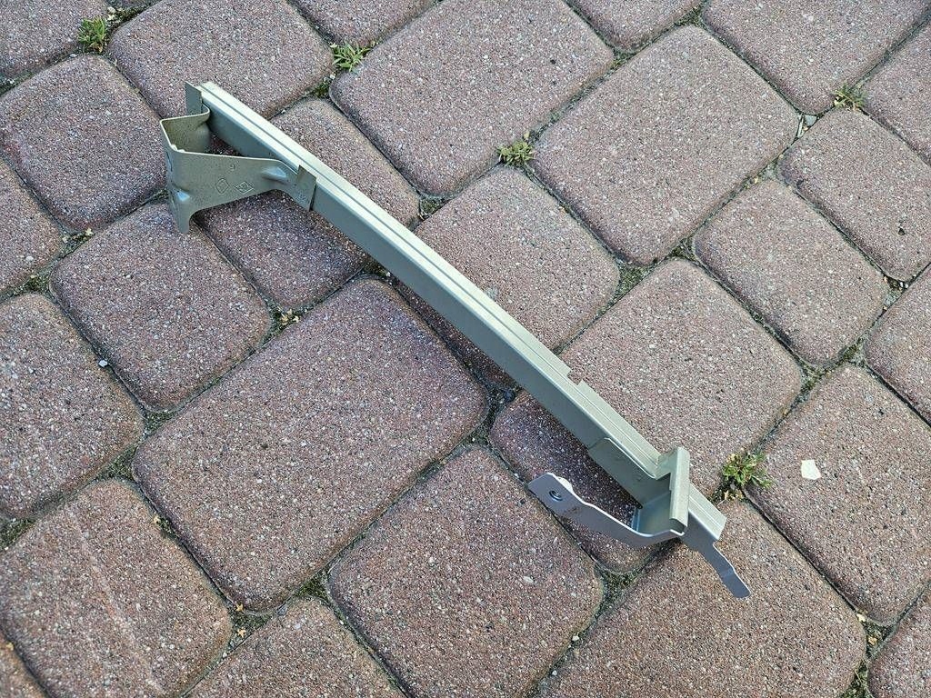 bracket holder uszczelki windows door left front Renault Zoe