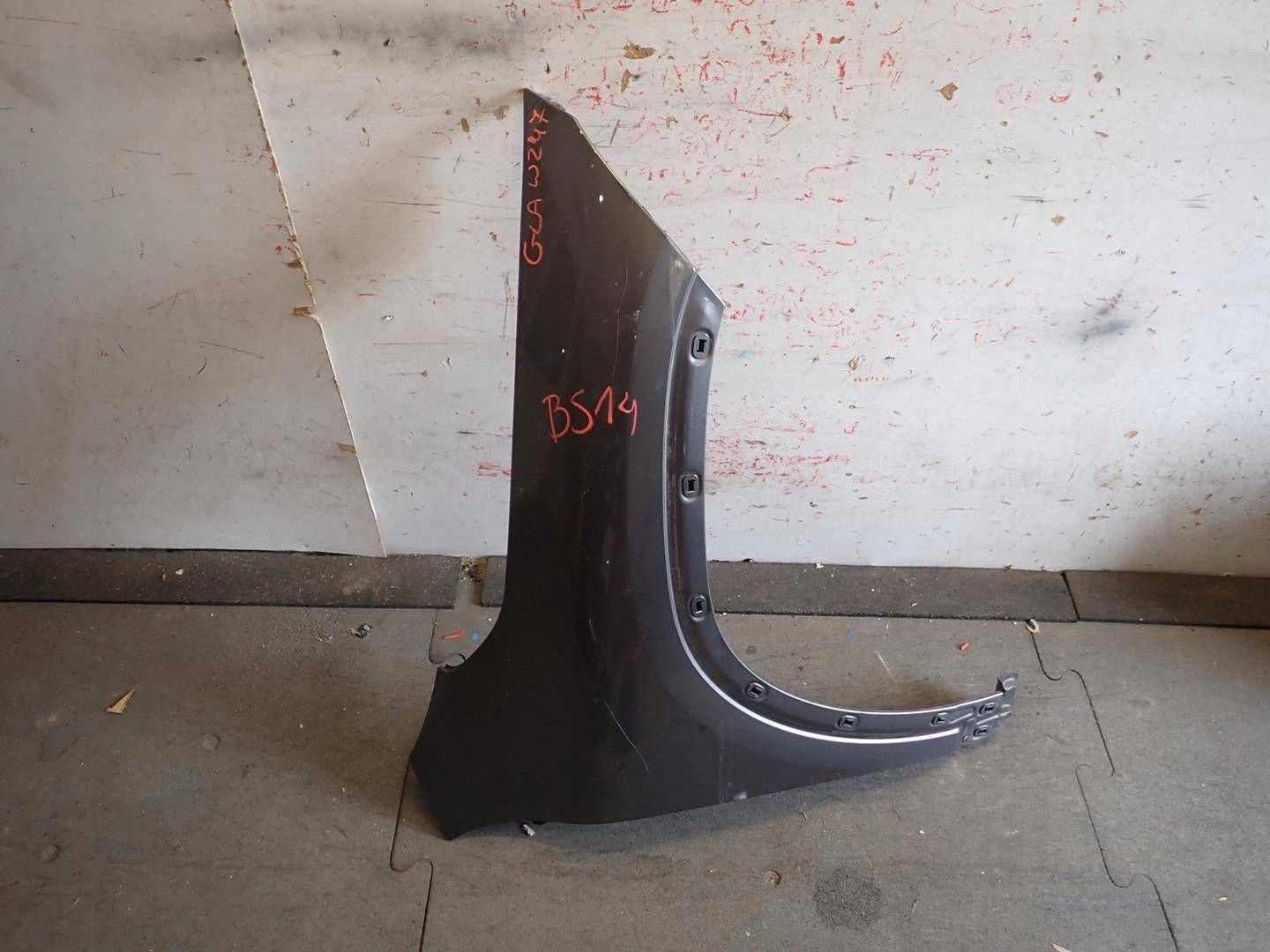 fender front front right MERCEDES GLA W247 19