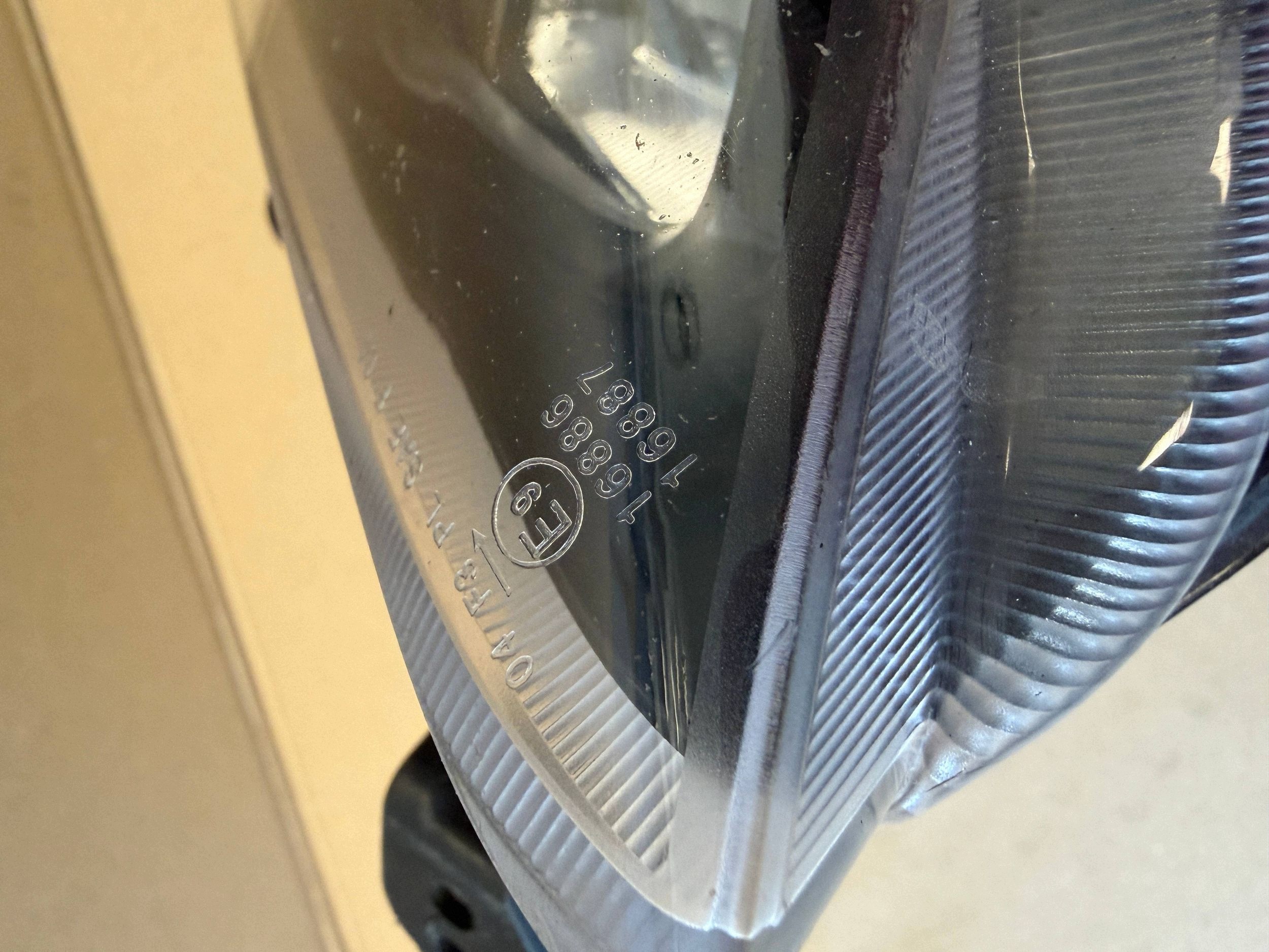 HYUNDAI SANTA FE IV 4 fog light front left front DRL LED E916886 92201S1100
