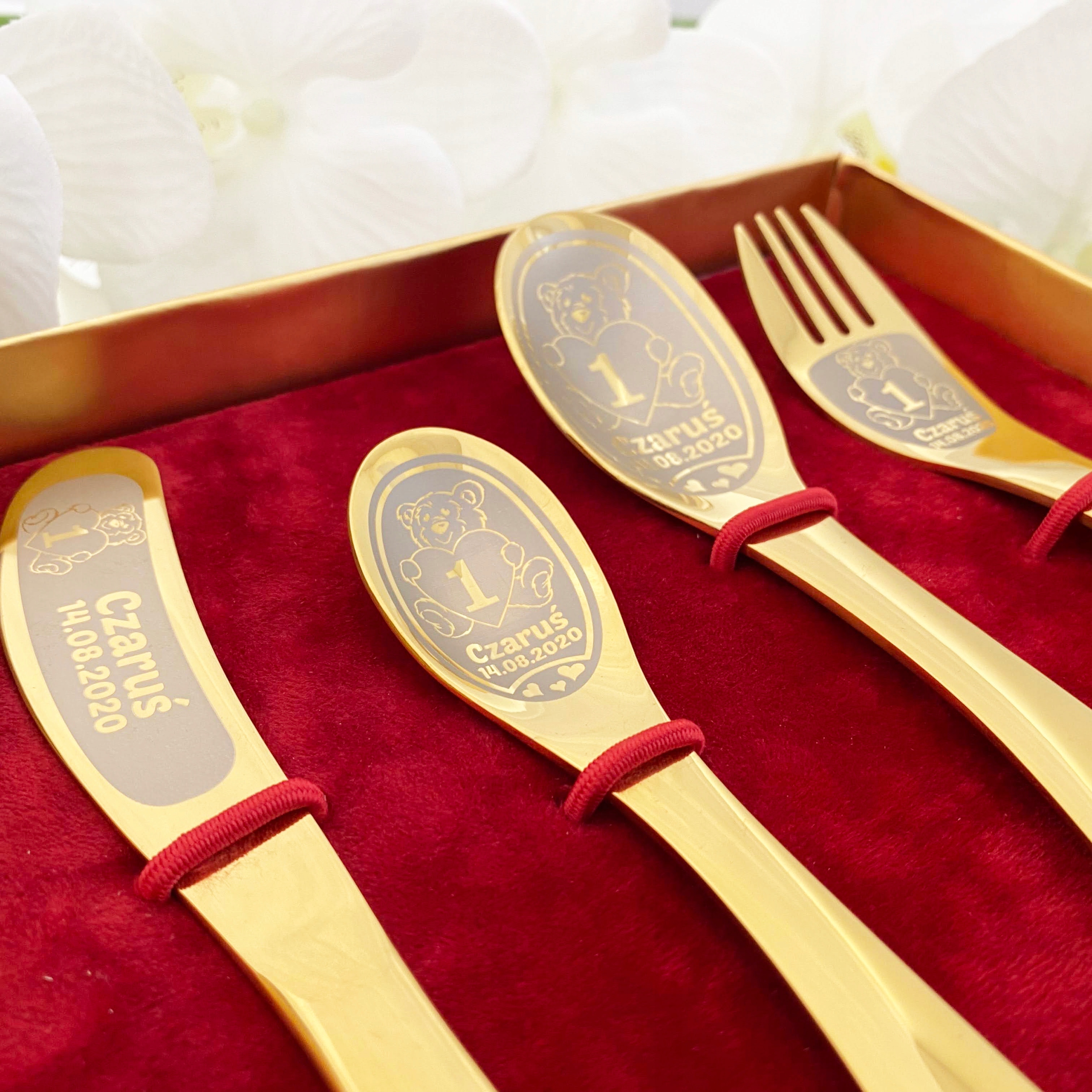 Zestaw sztućców dla dziecka na Roczek na chrzciny Materiał wykonania stal nierdzewna