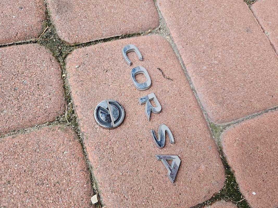 Napis logo emblemat elektryk Opel Corsa F E-Corsa