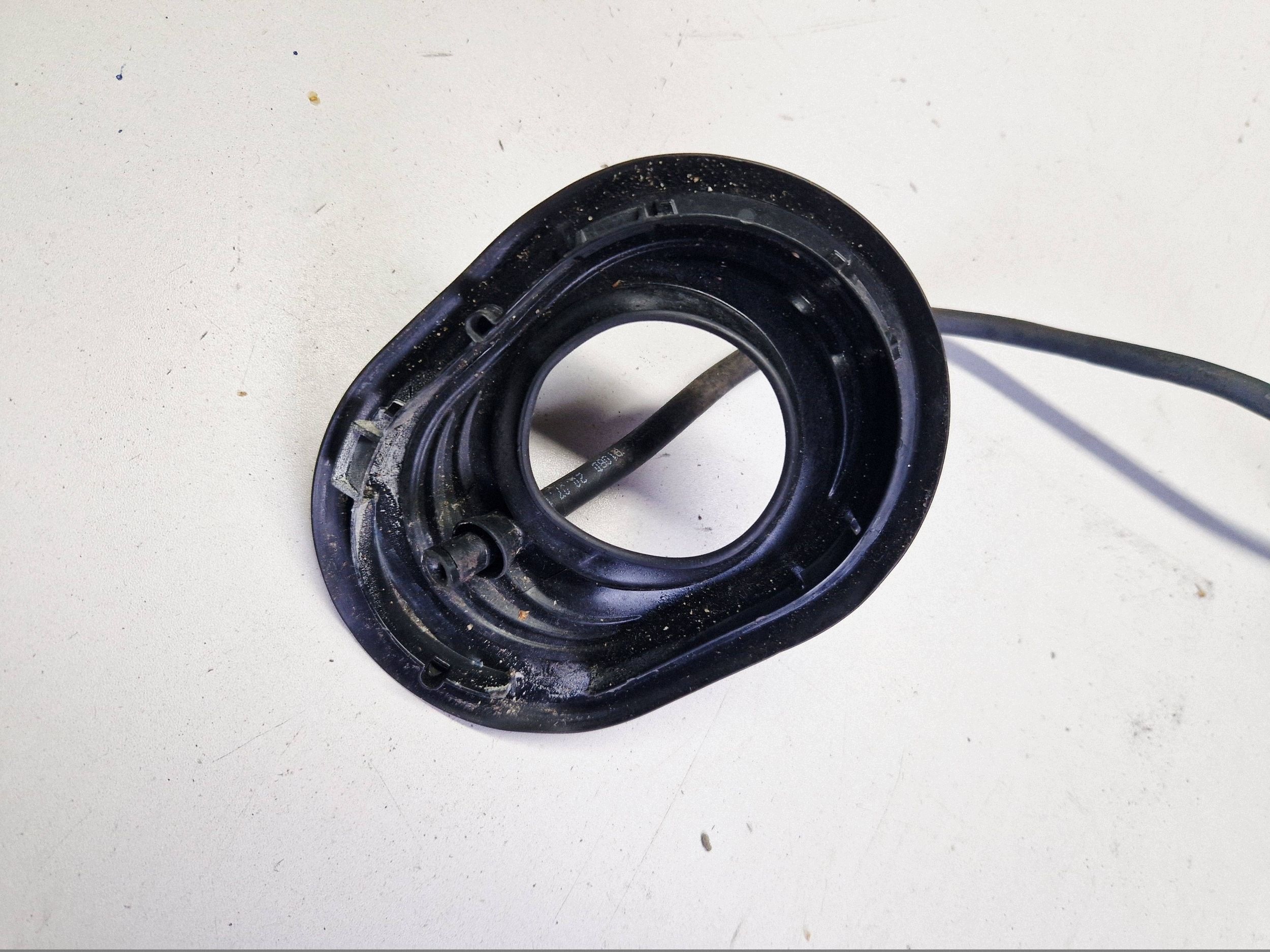 châssis pneus couverture réservoir carburant Ford B-MAX AV11405B84AB