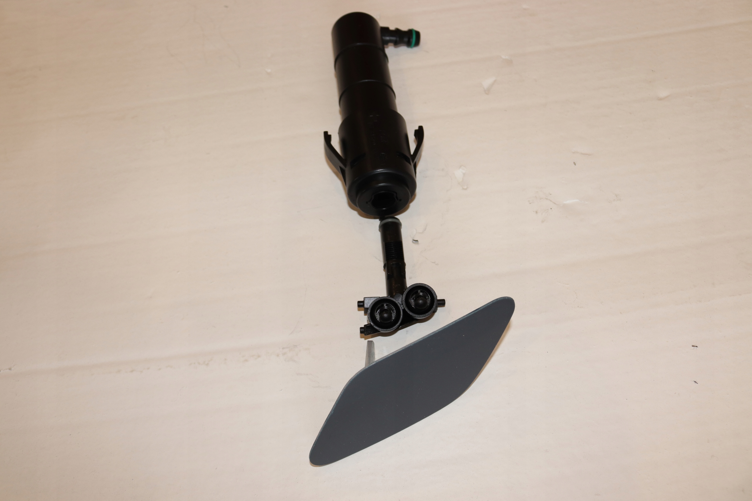 OPEL INSIGNIA A LIFT SPRYSKIWACZ REFLEKTORA LEWY Part number 13227348 22875366 23136628