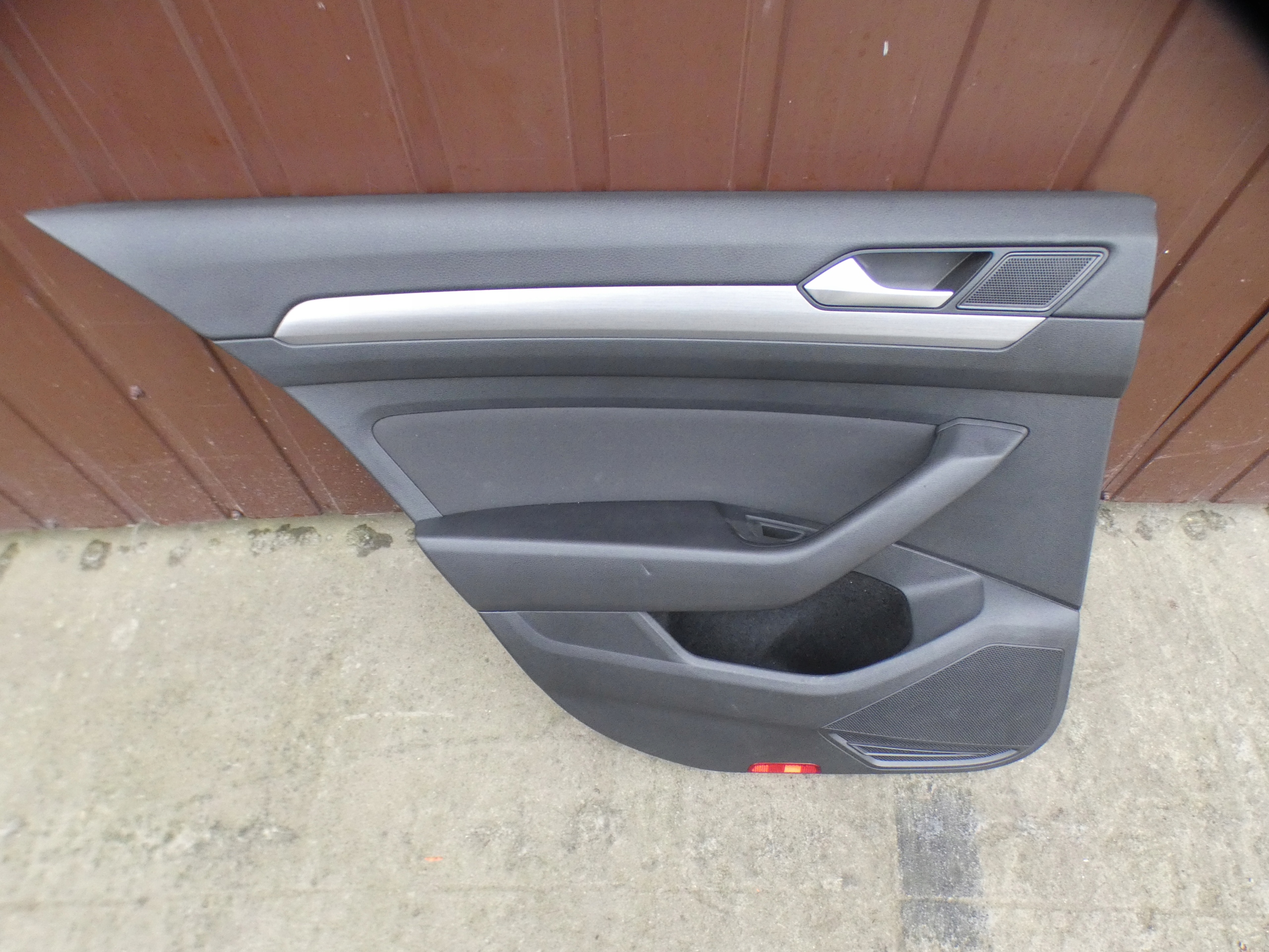 VW PASSAT B8 sedan upholstery door side right left front rear part KPL.