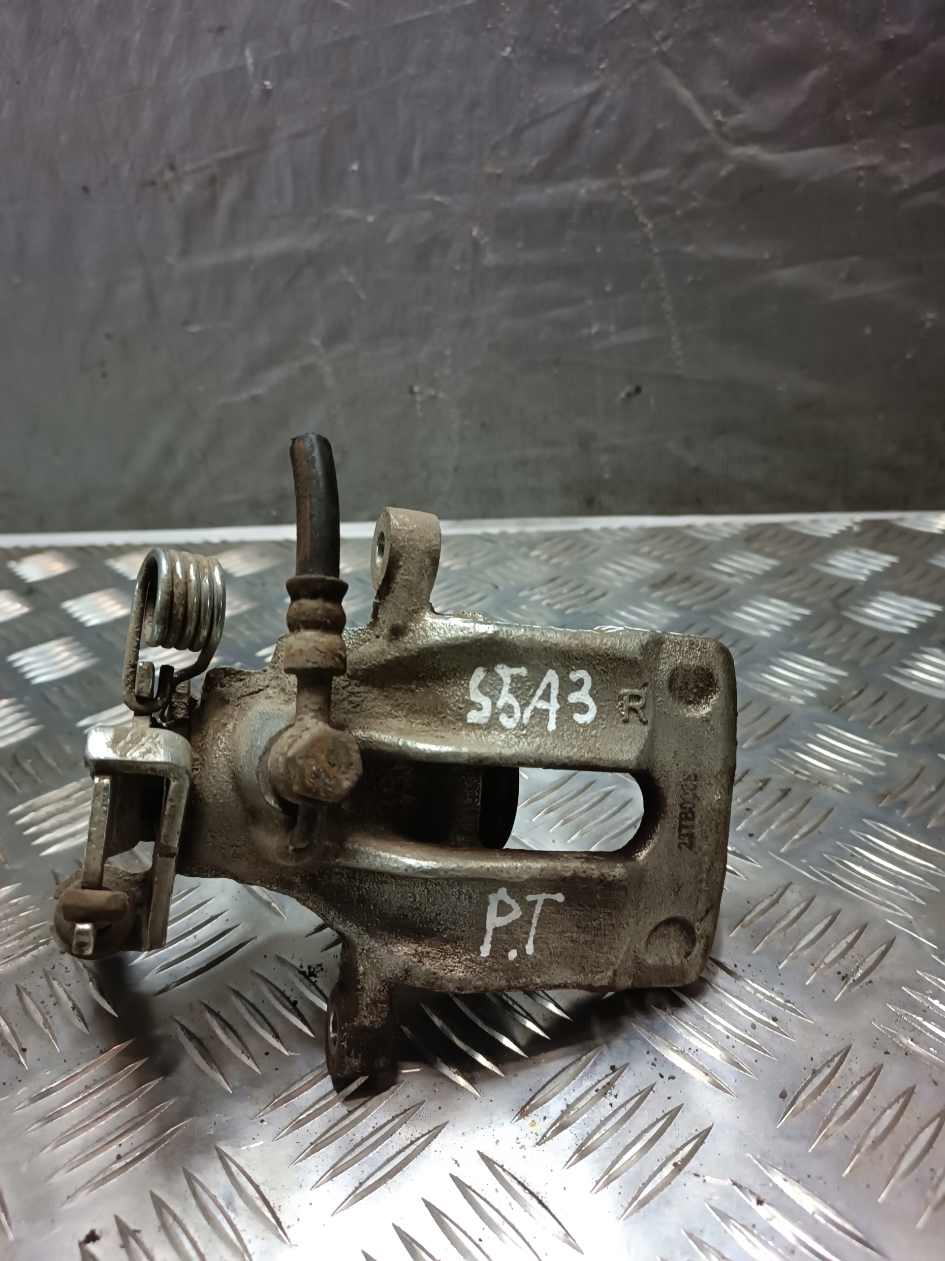 caliper brake VOLVO V40 right rear part