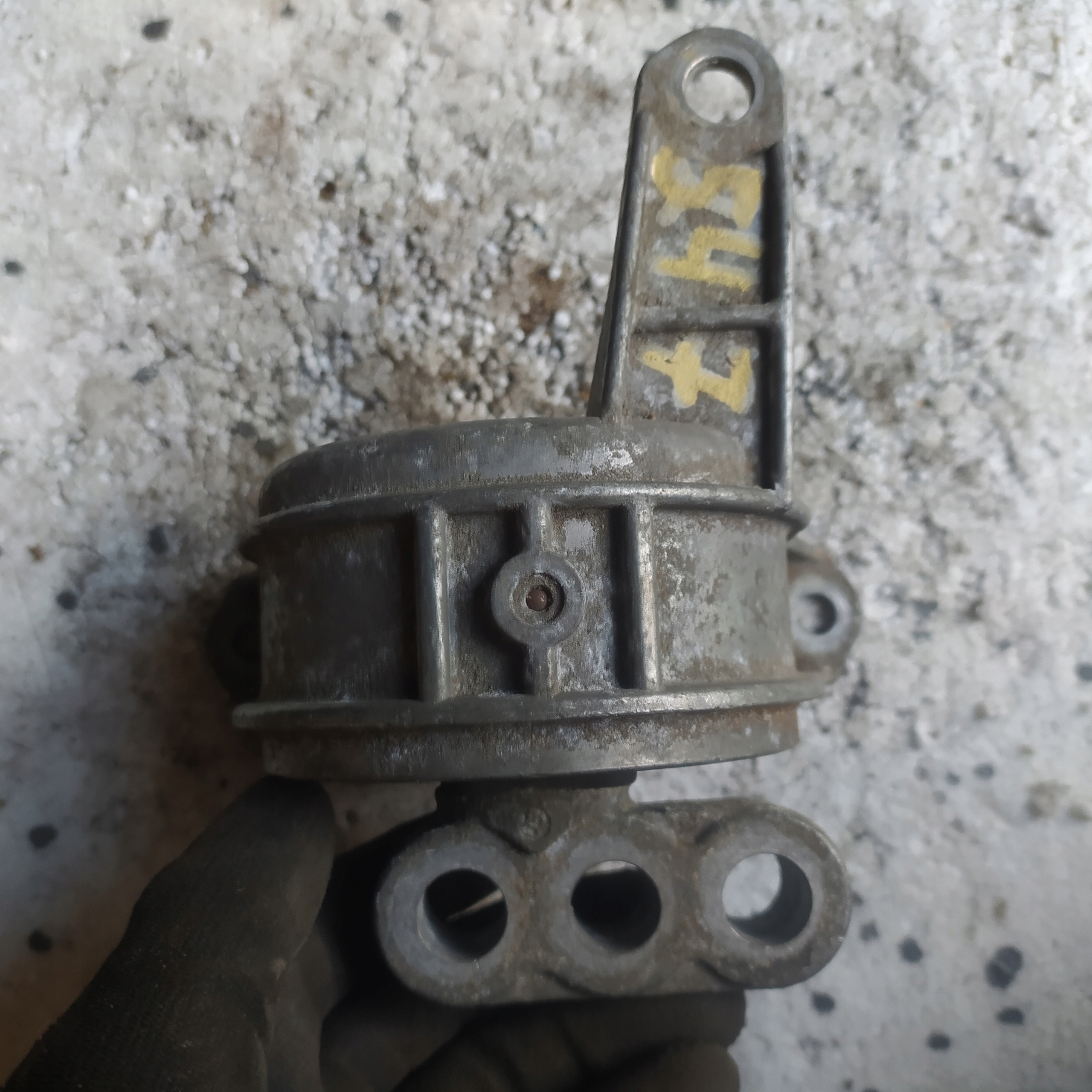 holder engine mount Opel Zafira A 90538547