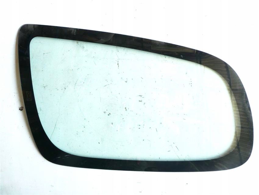 SZYBA TYLNA LEWA KAROSERYJNA TOYOTA YARIS I 3D