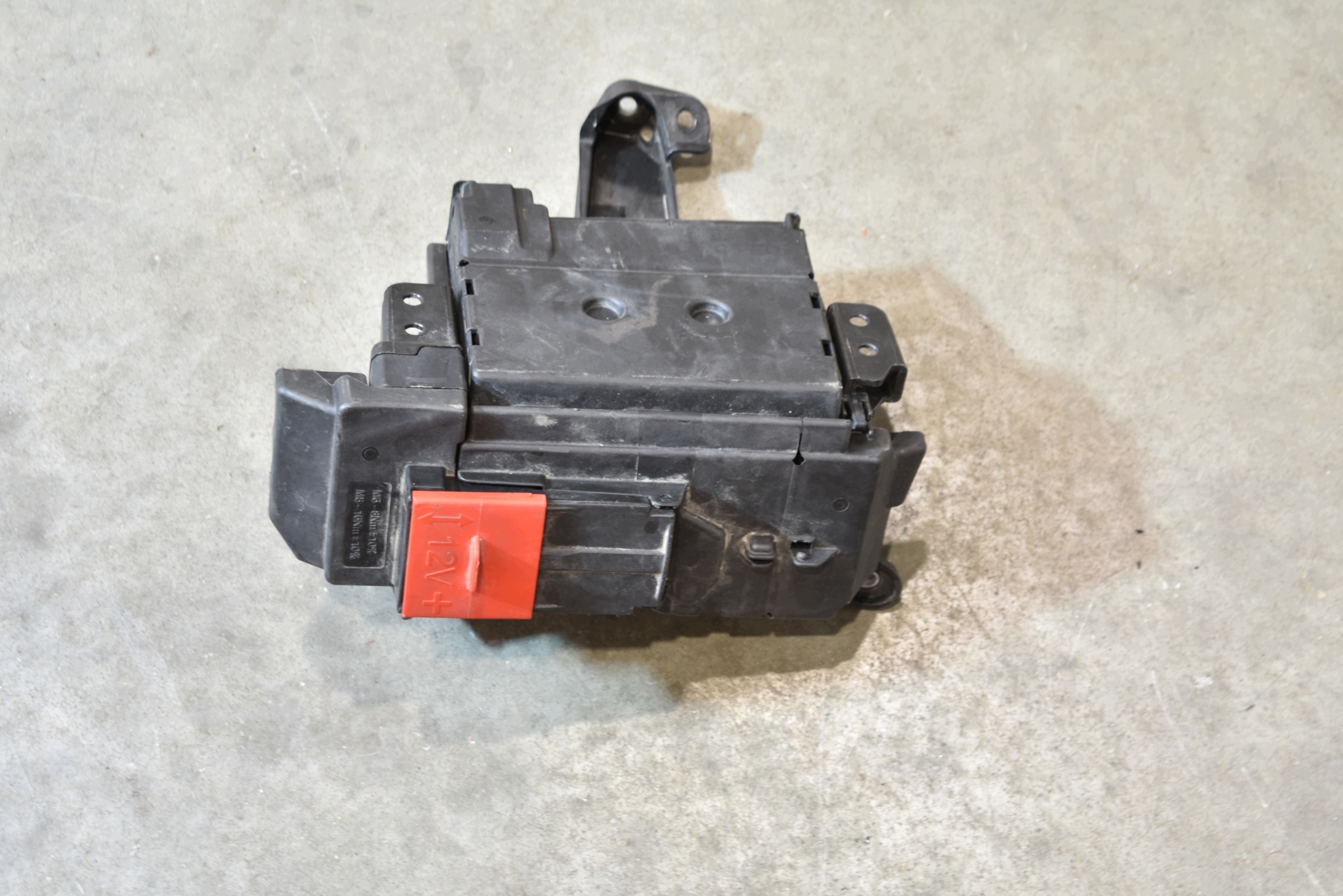 perfect condition distributor PRADU fuse box MERCEDES W214 X254 1