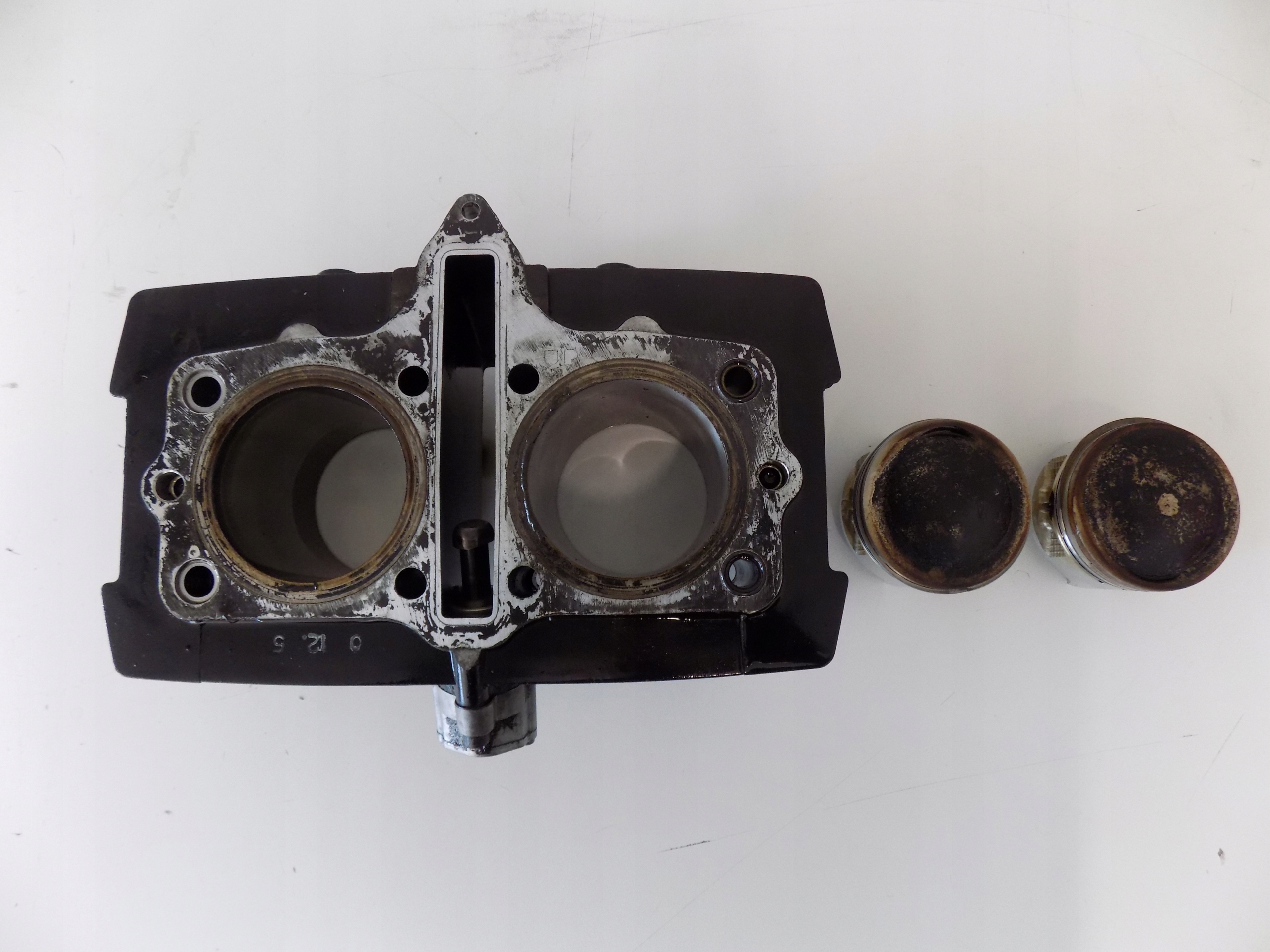 SUZUKI GS 500 M502 цилиндр поршни