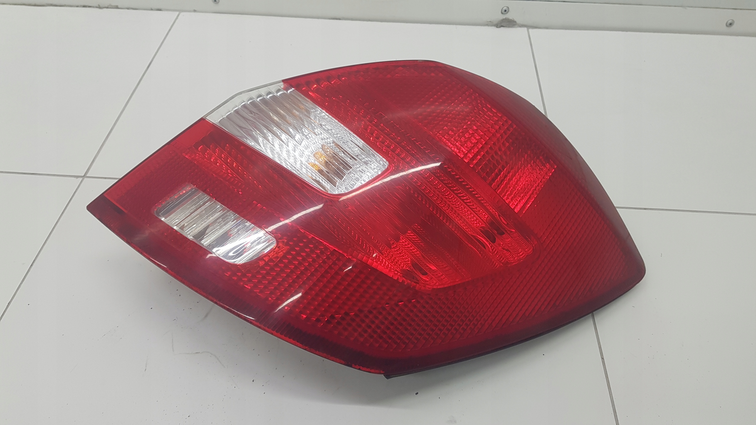 light right rear LIFT SKODA FABIA 2 5J6945112A