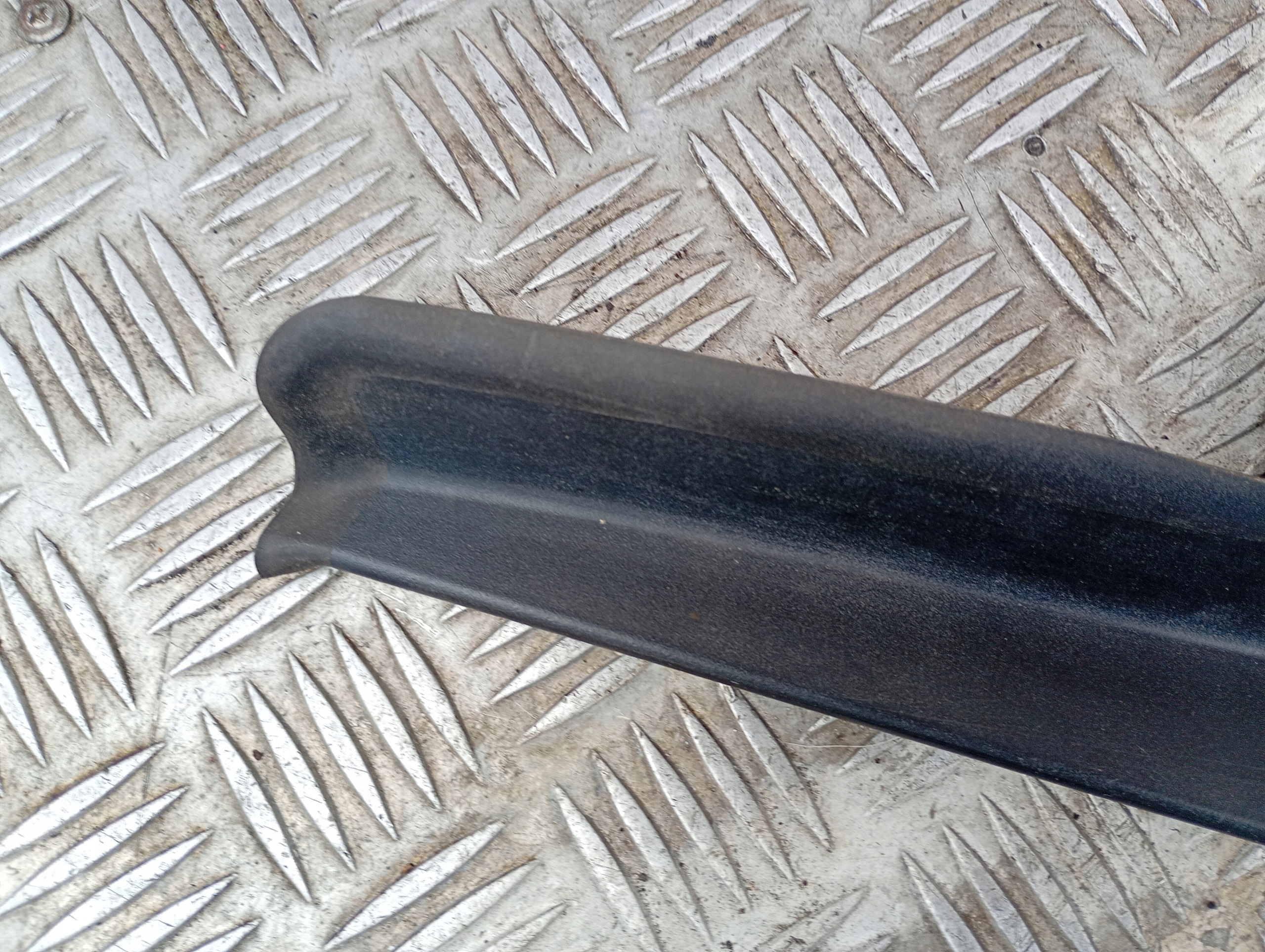 MERCEDES W203 cap moulding threshold left or right rear part inner