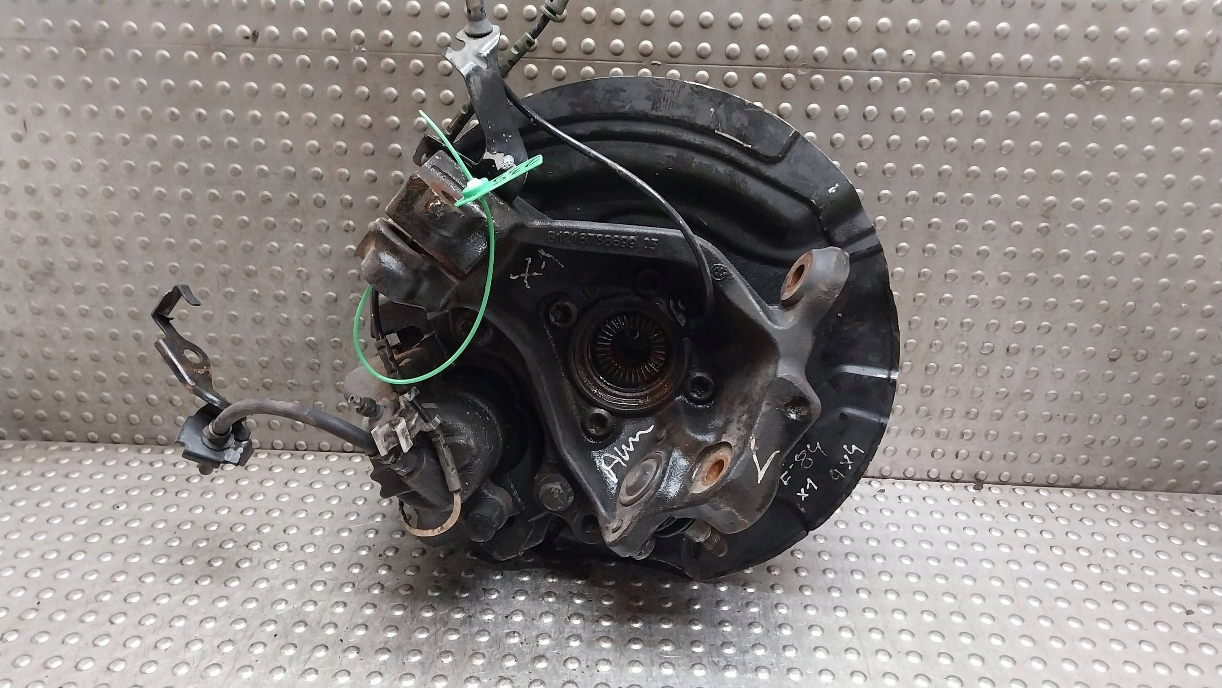 otoč čepu třmen levý předek KPL 6788699 BMW X1 E84 XDRIVE