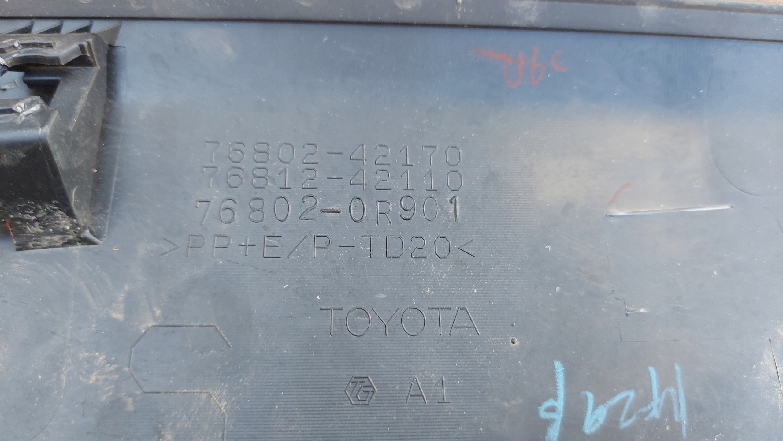 moulding cap bonnet rear part TOYOTA RAV4 V 18