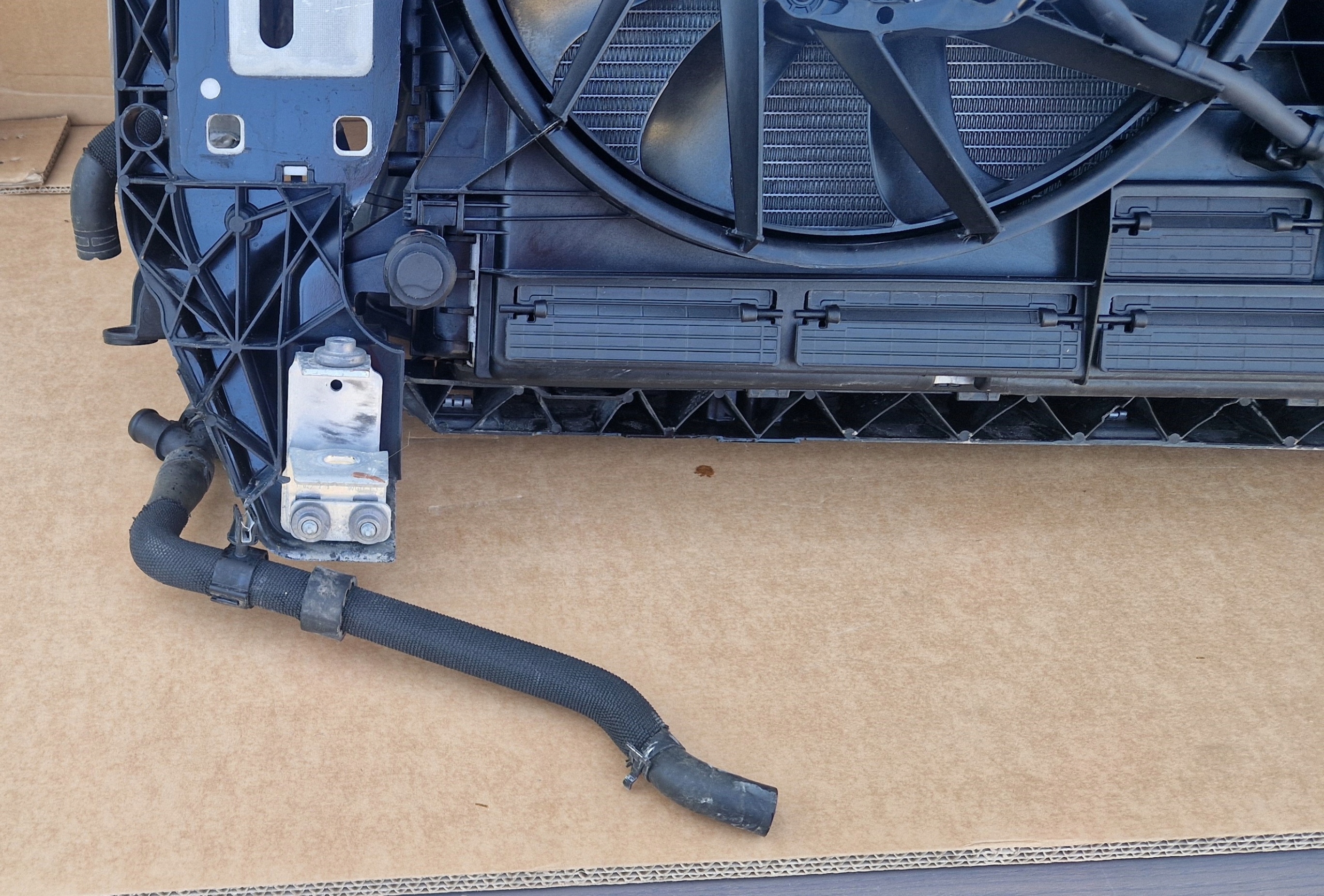 support panel for radiators sider radiator AUDI Q7 LIFT 3.0 TDI complete as new
