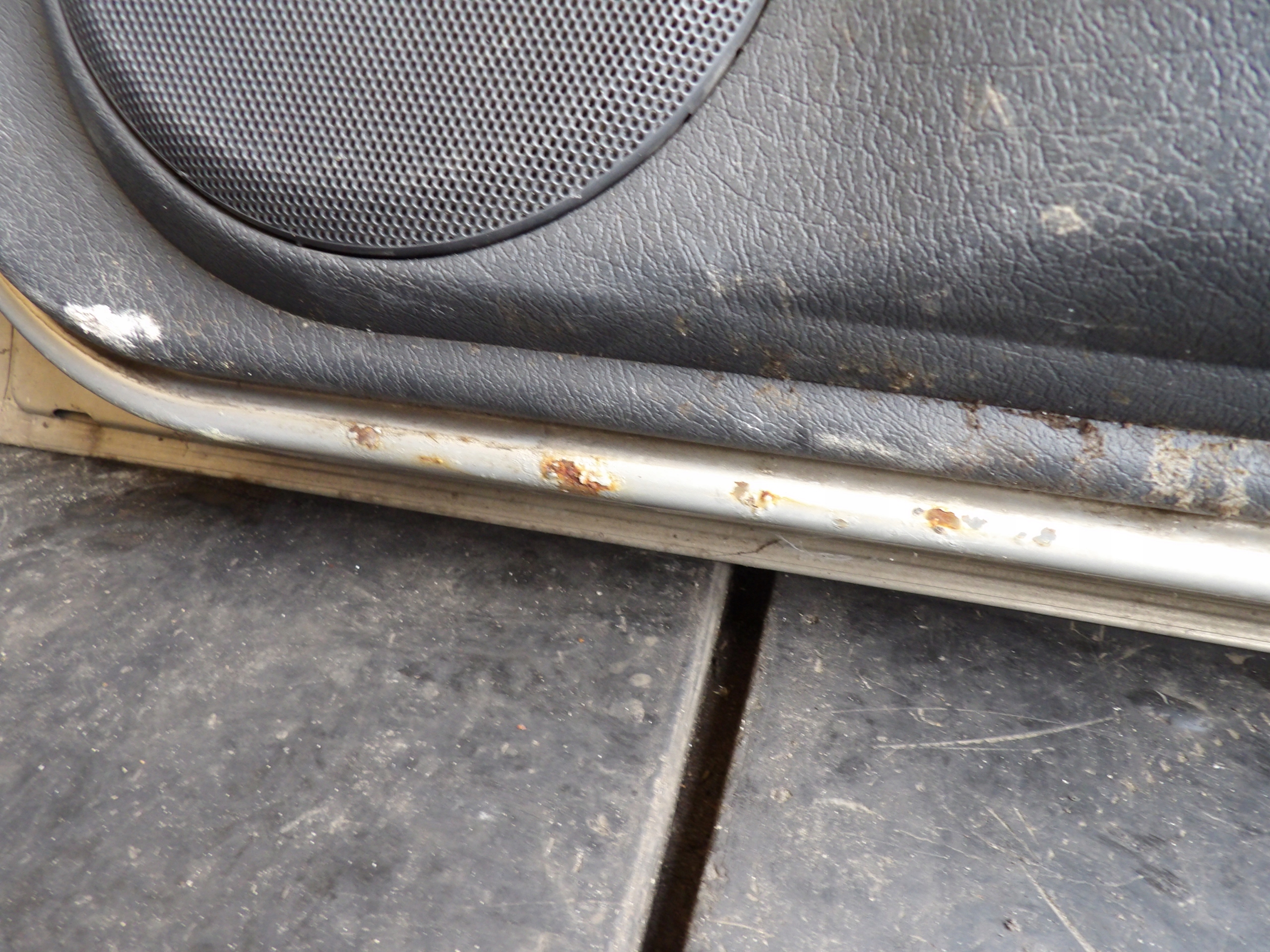 Citroen Berlingo and door front right lak. KDDC